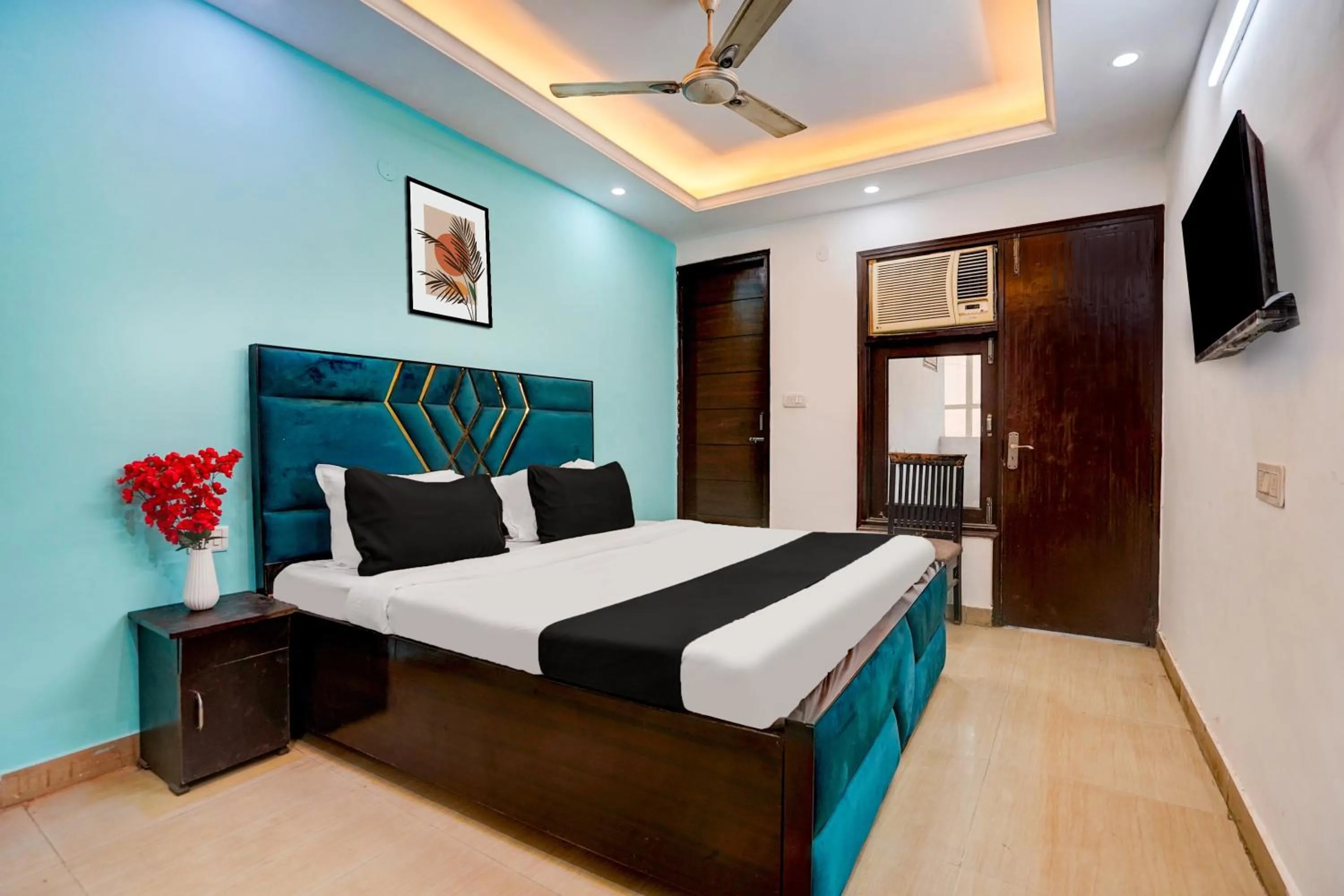 Bedroom, Bed in Hotel O Silver Key KD plaza Near Saket Metro station