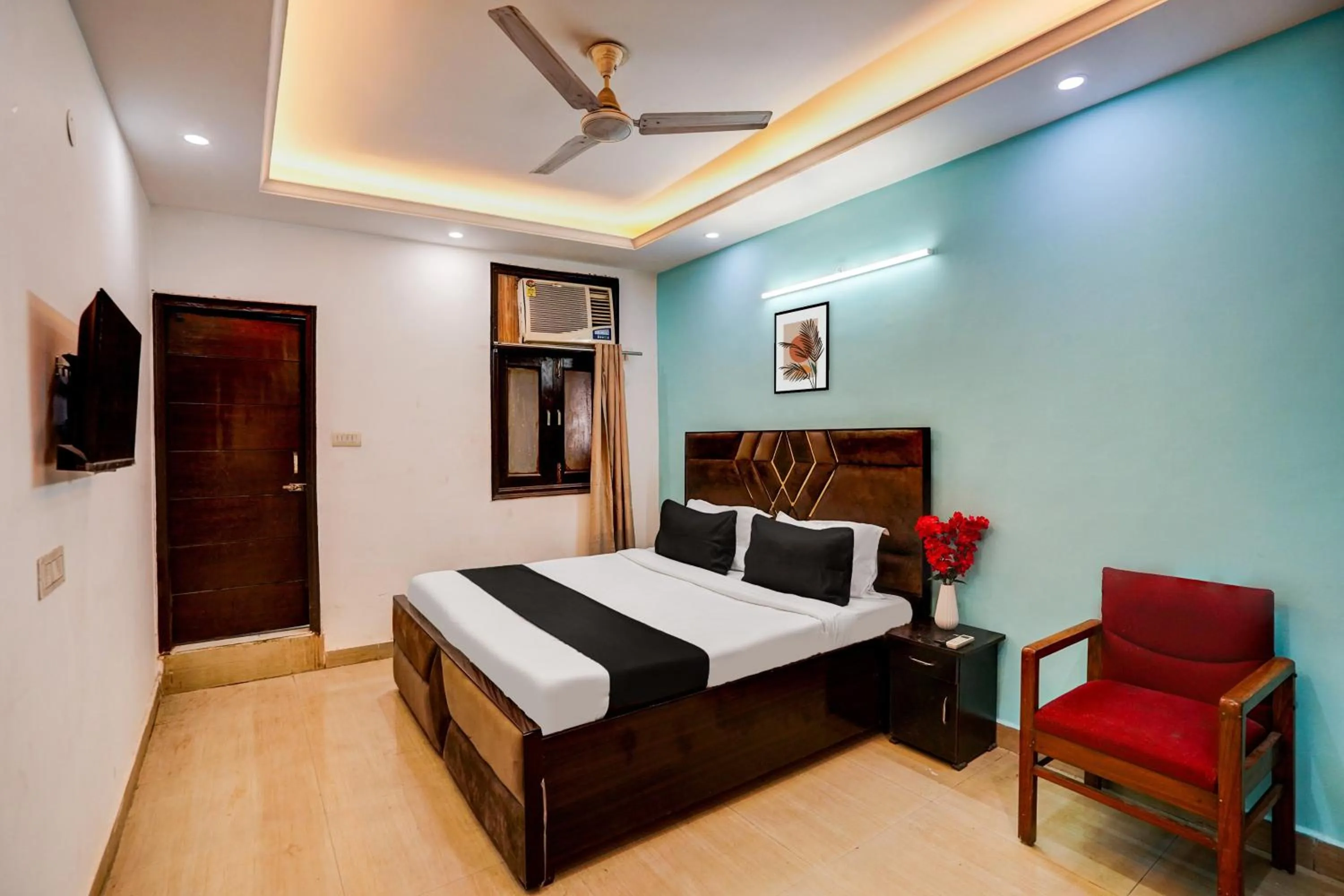 Bedroom, Bed in Hotel O Silver Key KD plaza Near Saket Metro station