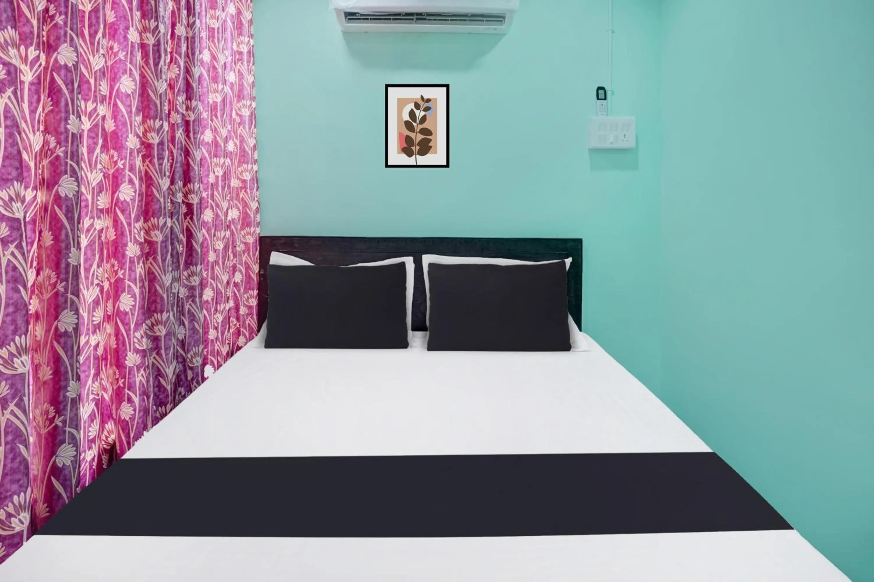 Bedroom, Bed in Super Hotel O Grill Inn