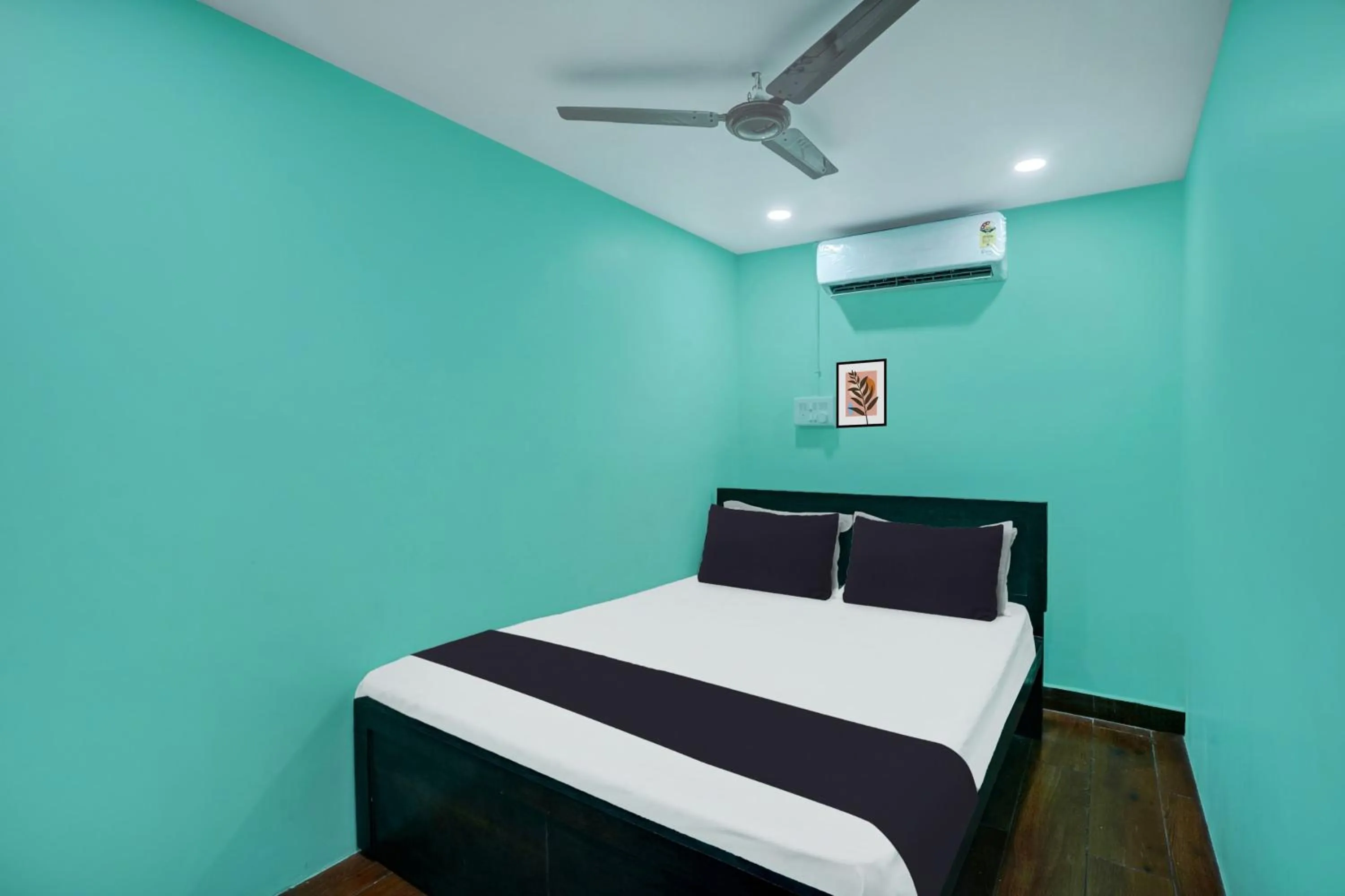 Bedroom, Bed in Super Hotel O Grill Inn