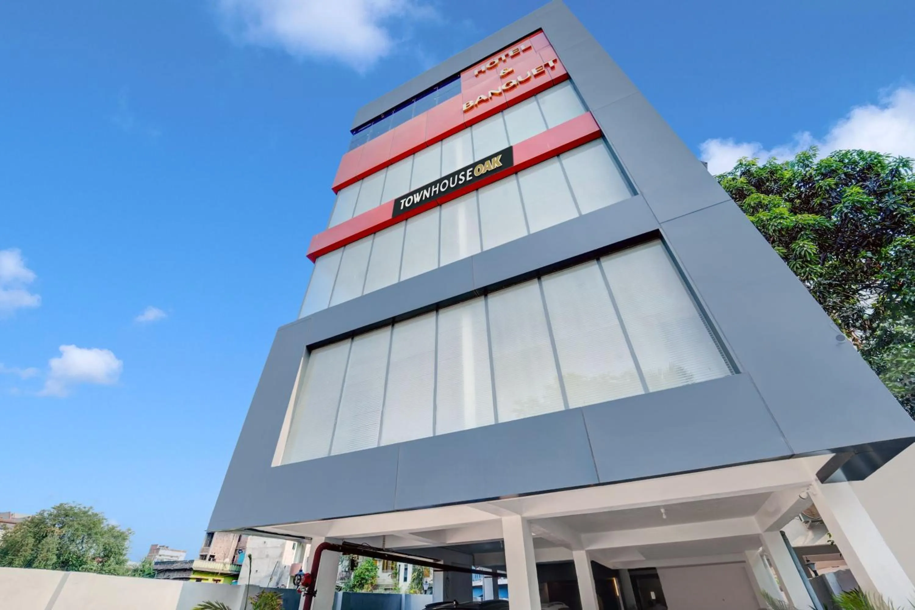 Facade/entrance in Super Townhouse OAK The Dev Regency