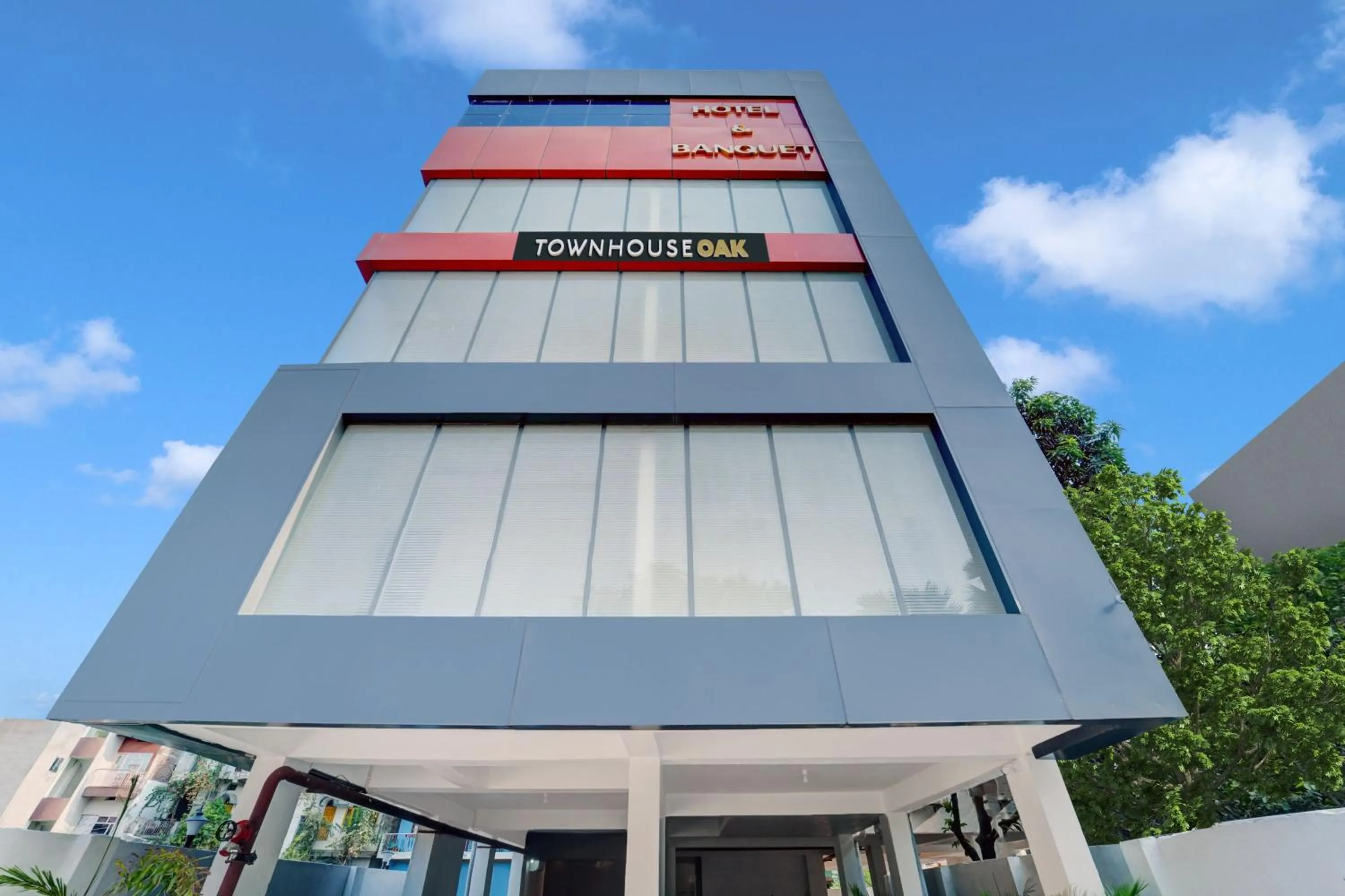 Facade/entrance in Super Townhouse OAK The Dev Regency