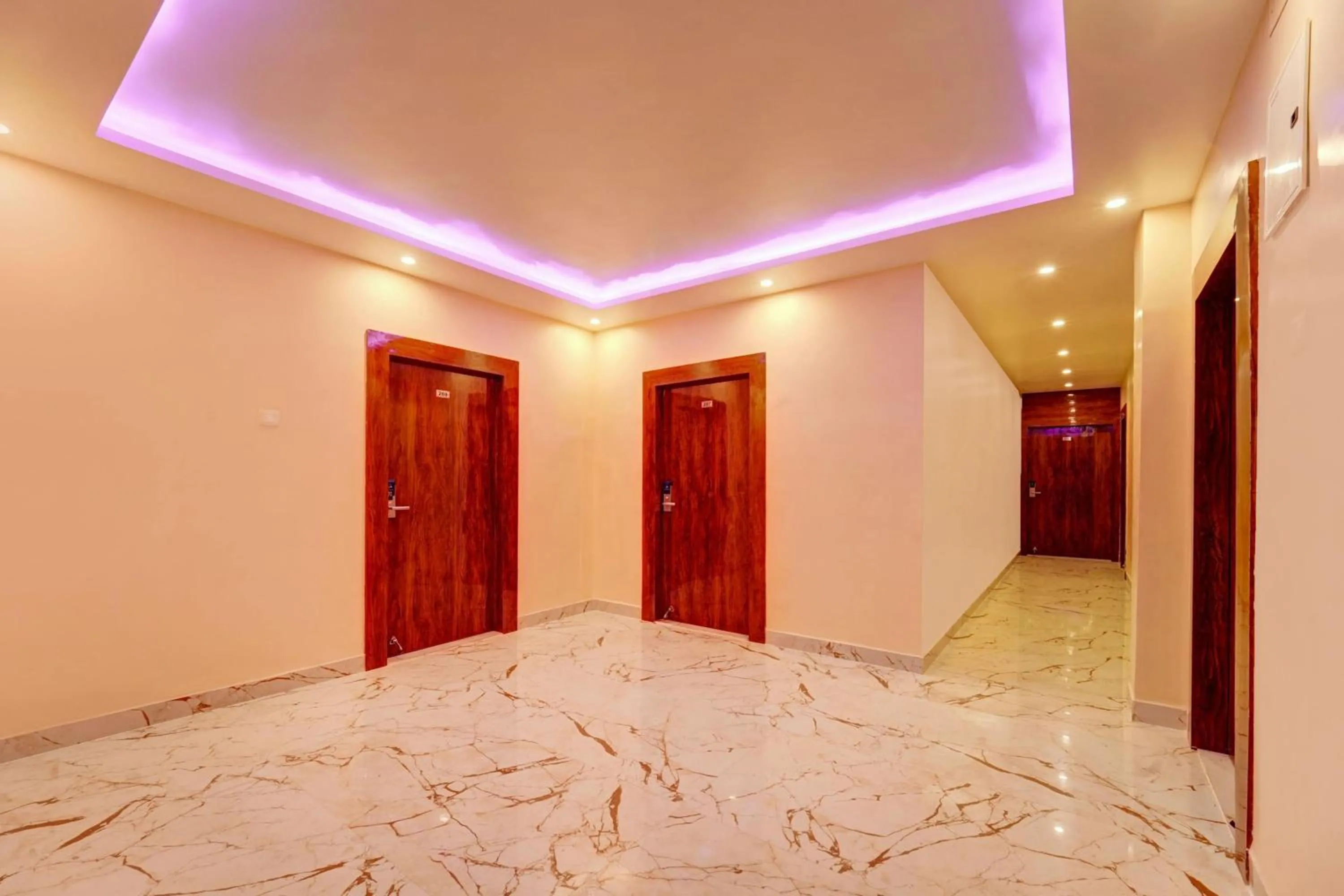 Lobby or reception in Super Townhouse OAK The Dev Regency