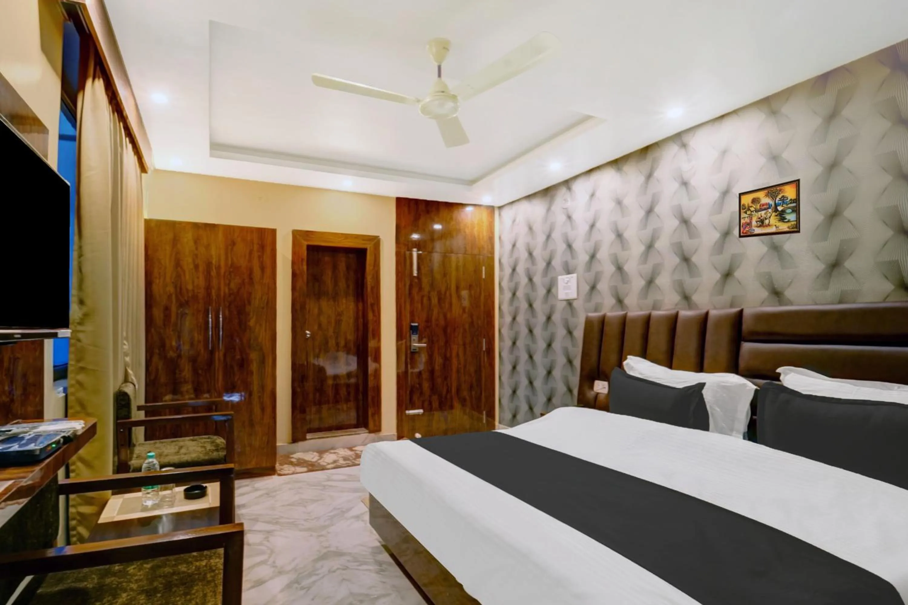 Bedroom, Bed in Super Townhouse OAK The Dev Regency