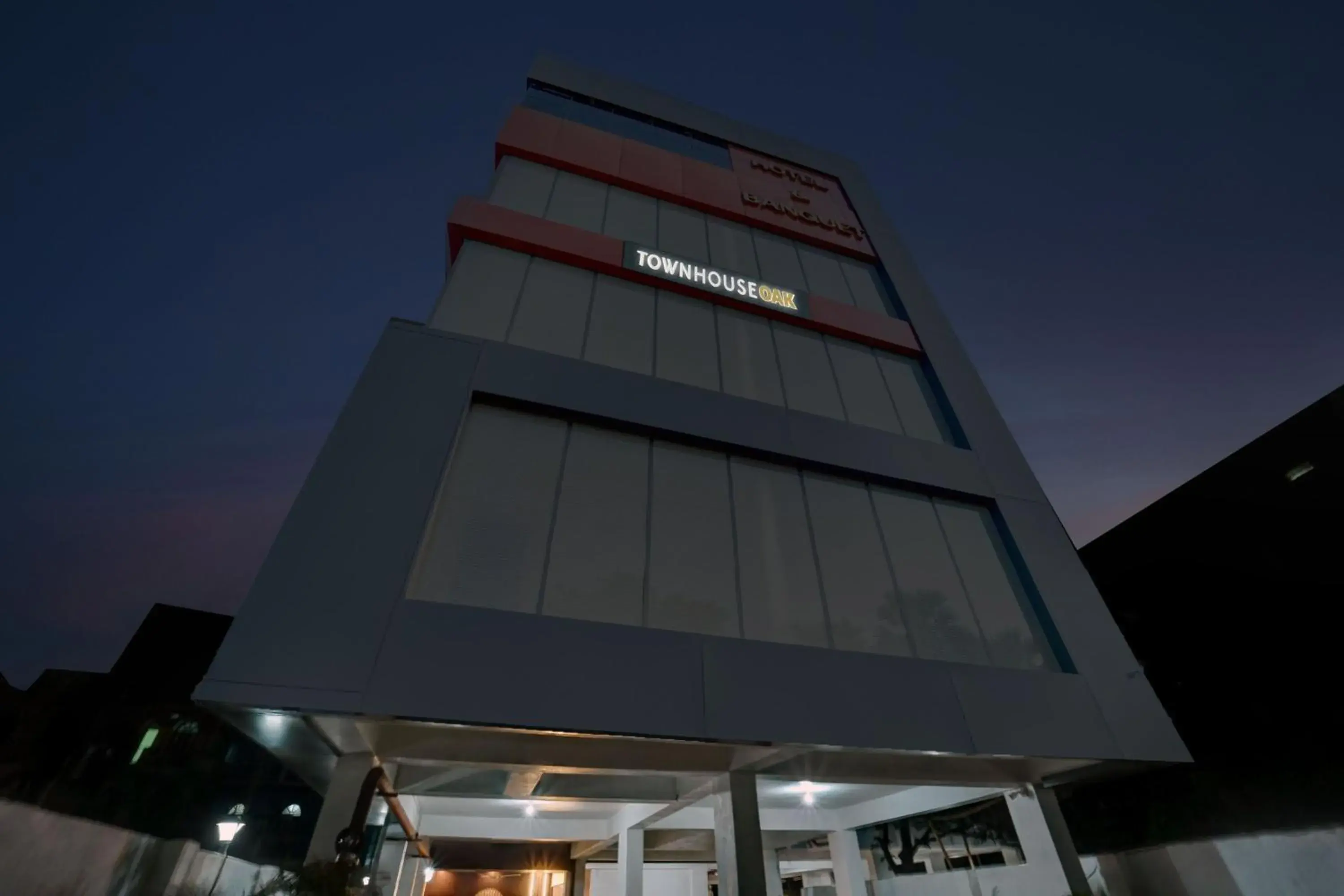 Facade/entrance in Super Townhouse OAK The Dev Regency Facade/entrance in Super Townhouse OAK The Dev Regency