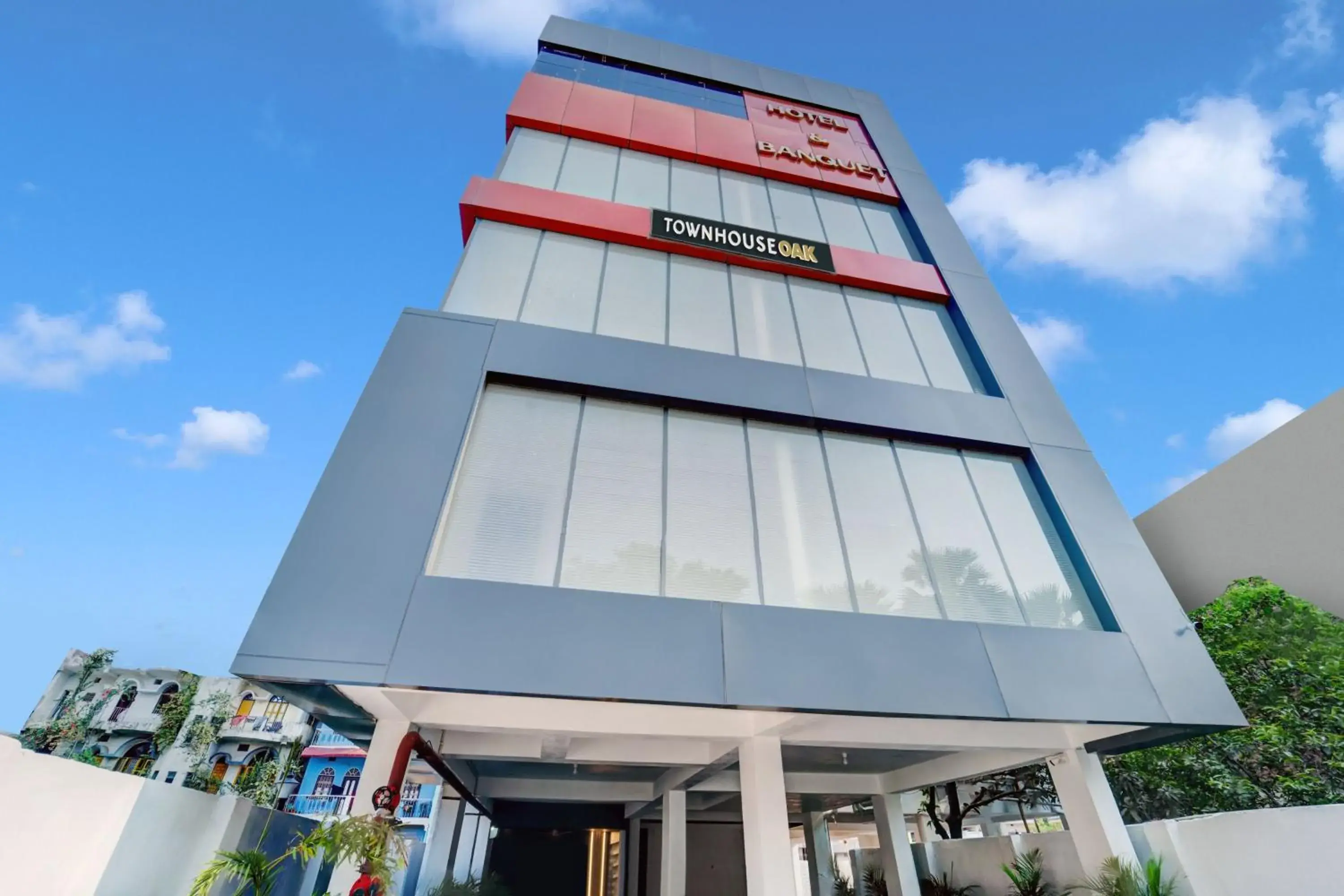 Facade/entrance in Super Townhouse OAK The Dev Regency Facade/entrance in Super Townhouse OAK The Dev Regency