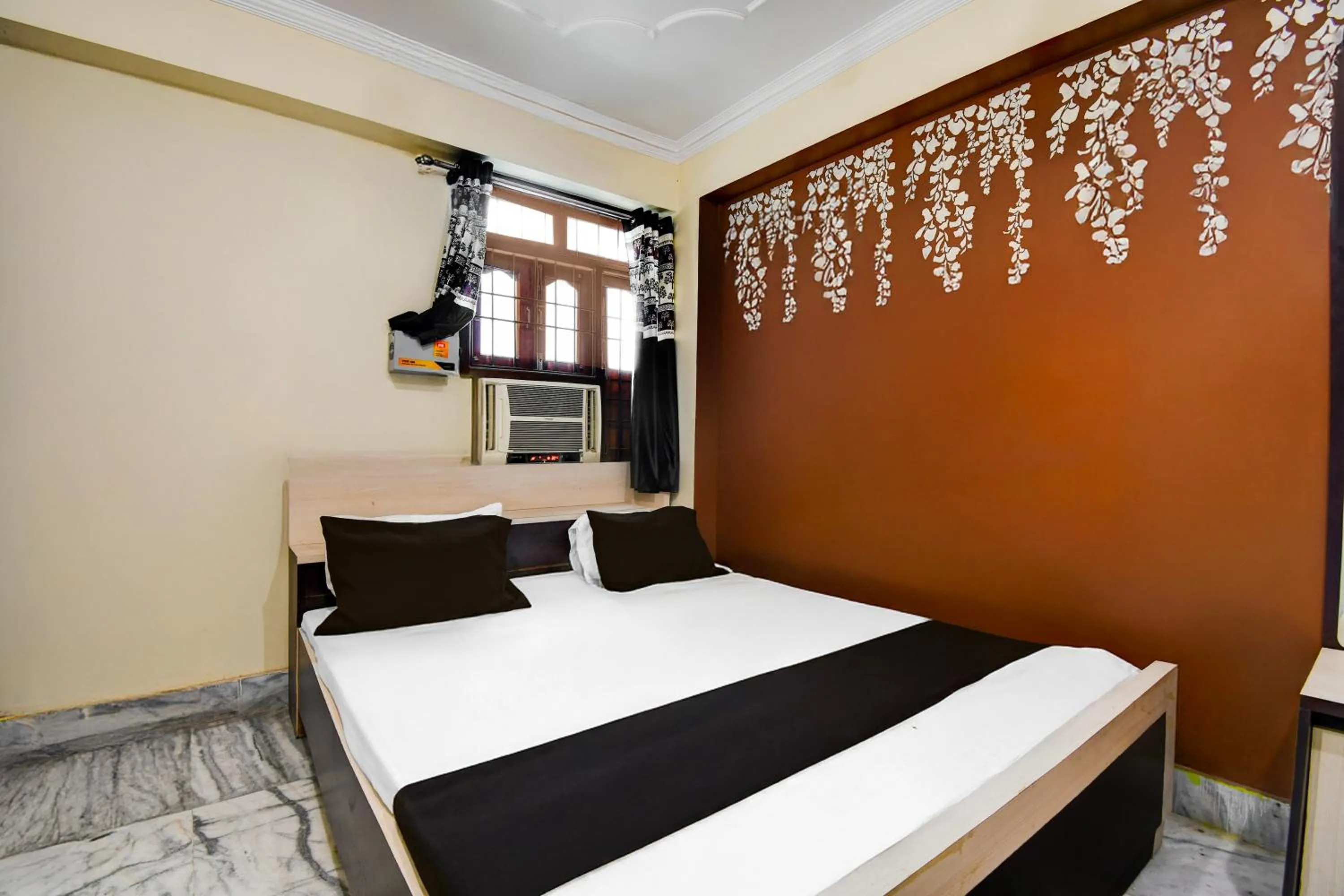 Bedroom, Bed in Super Collection O Transport Nagar Metro Station Patna