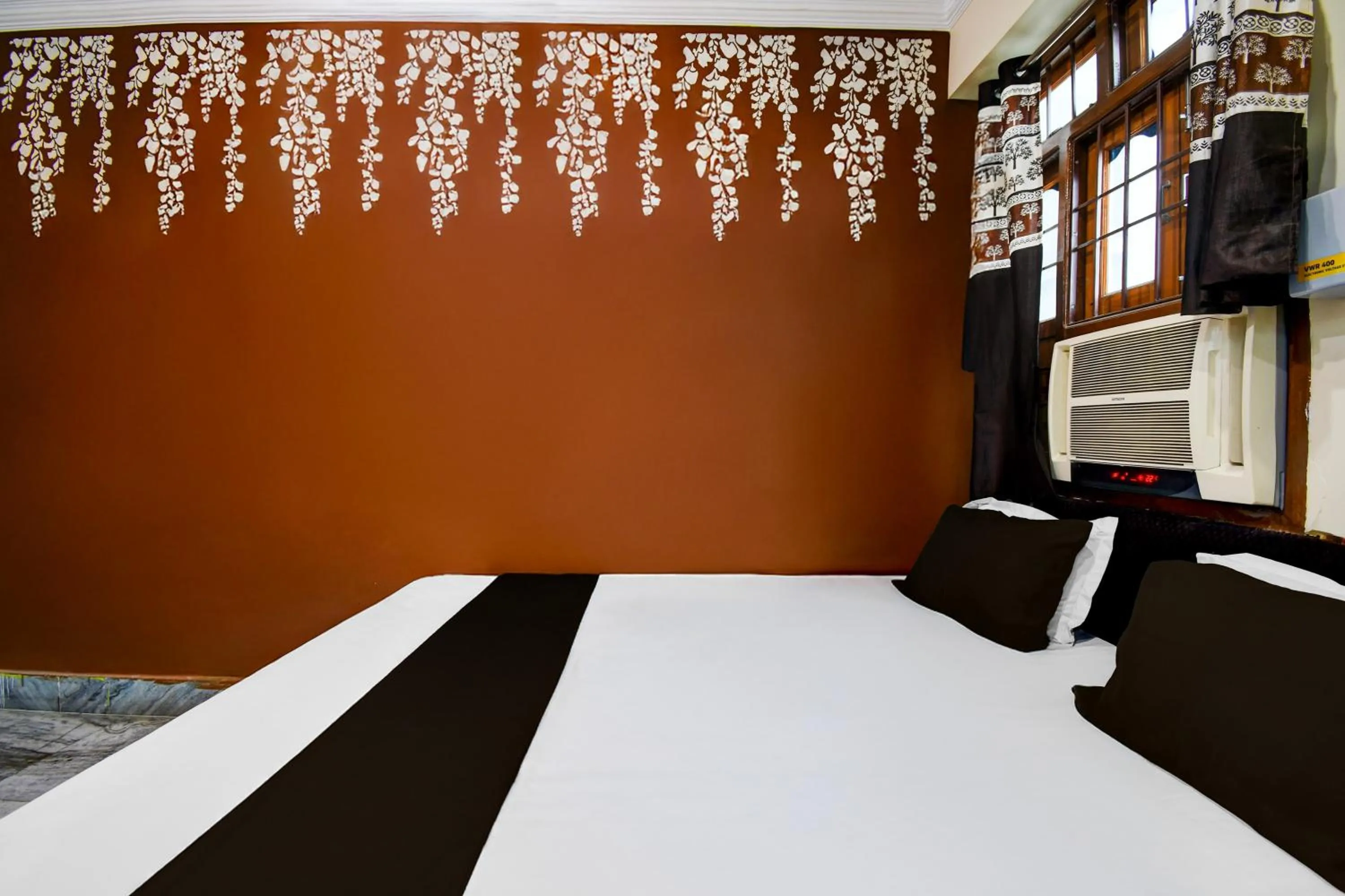 Bedroom, Bed in Super Collection O Transport Nagar Metro Station Patna