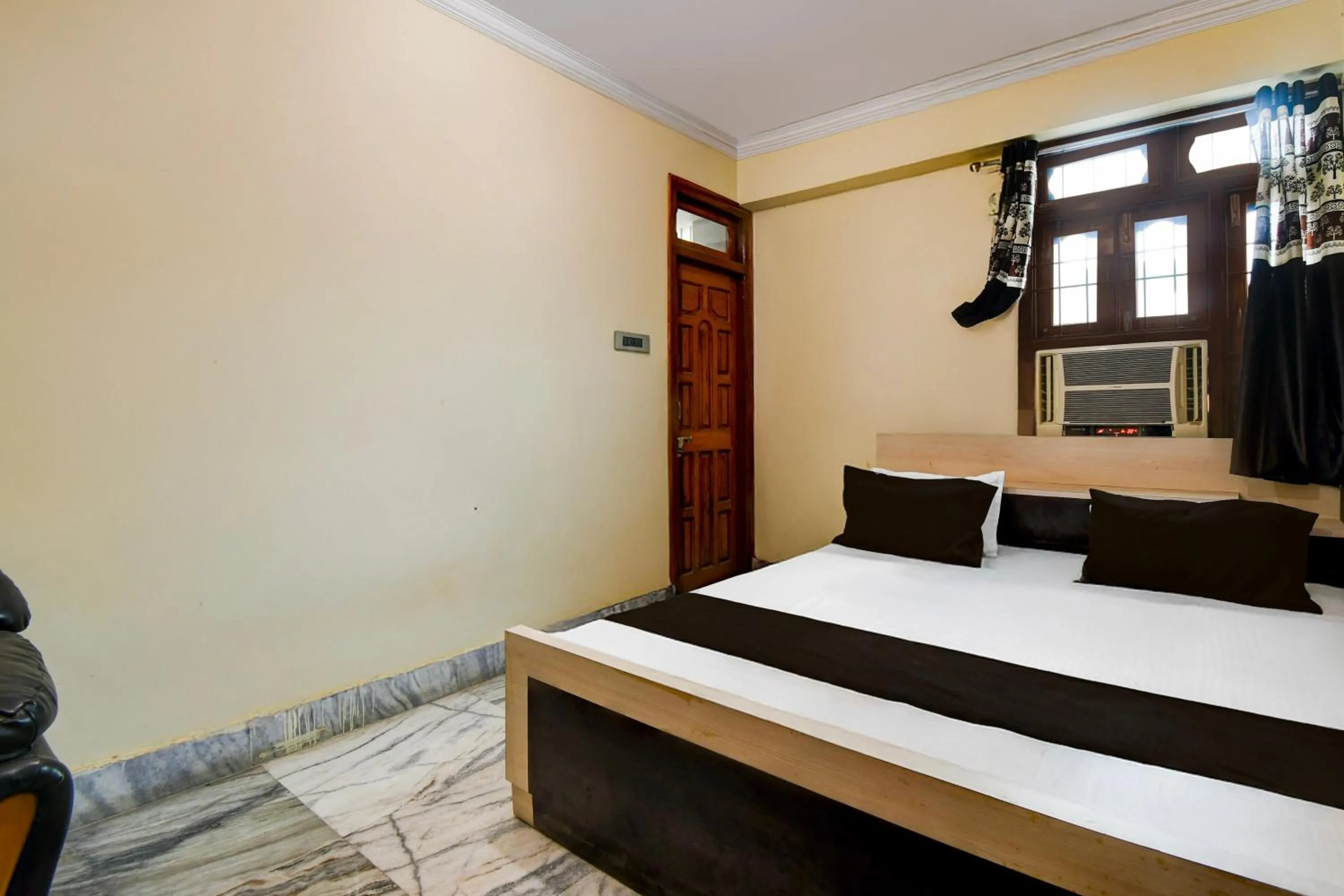 Bedroom, Bed in Super Collection O Transport Nagar Metro Station Patna