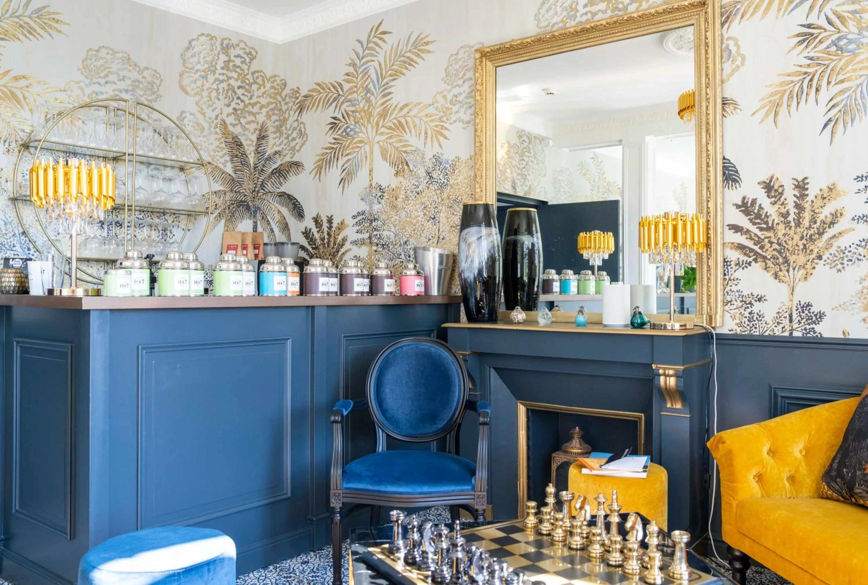 Lounge or bar in Villa Victoria Hôtel et Spa