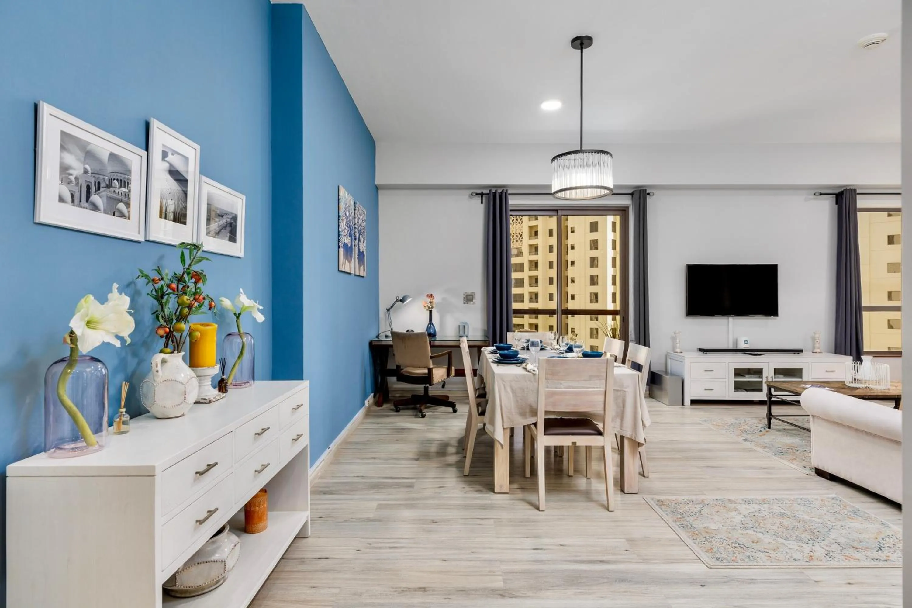 Communal lounge/ TV room in Maison Privee - Serene & Luxury Retreat in the Heart of JBR Beach