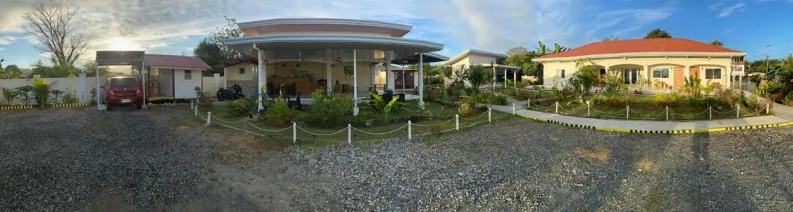 Restaurant/places to eat in The Kubo Gardens