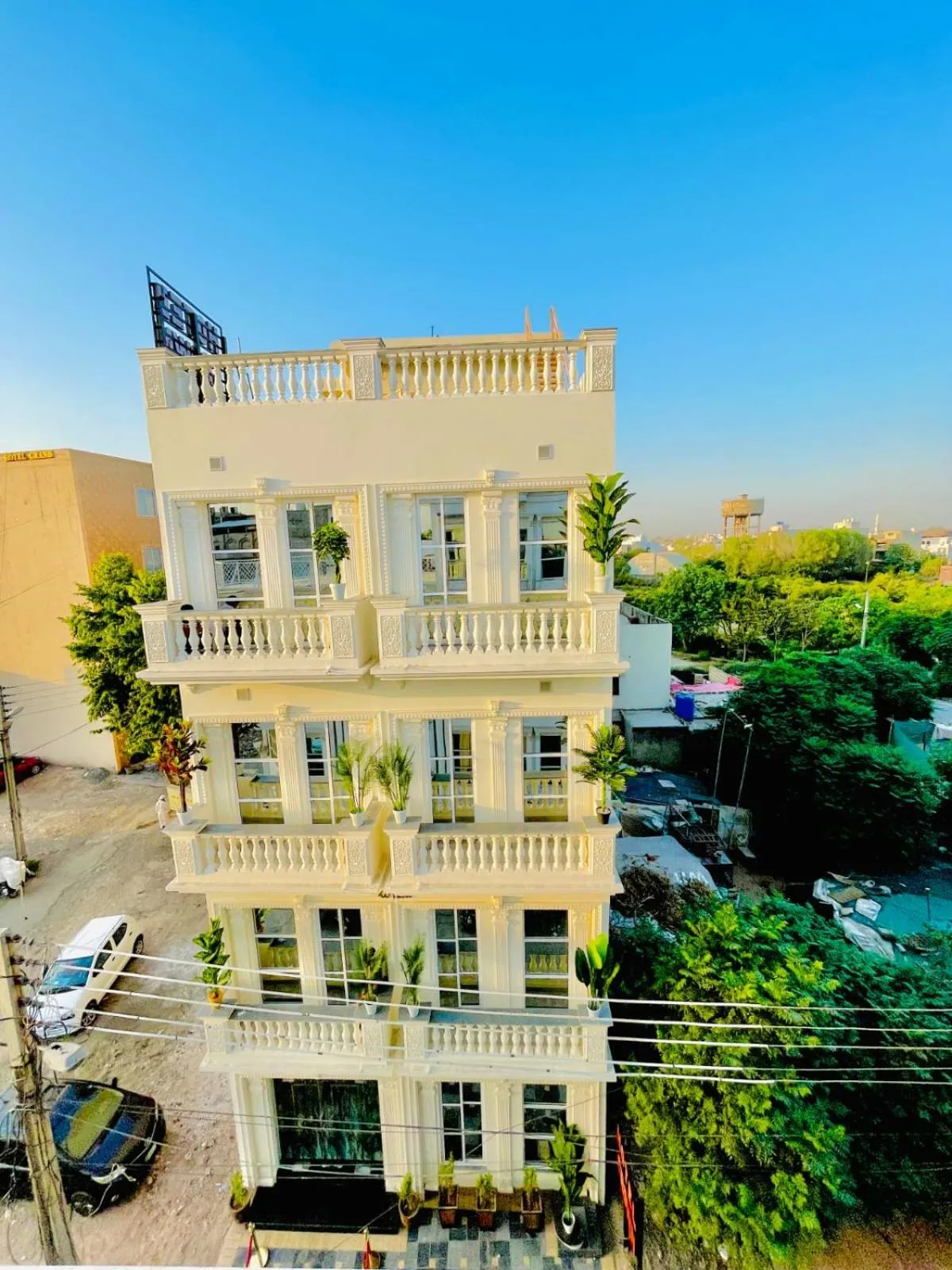 Hotel Crown Lahore