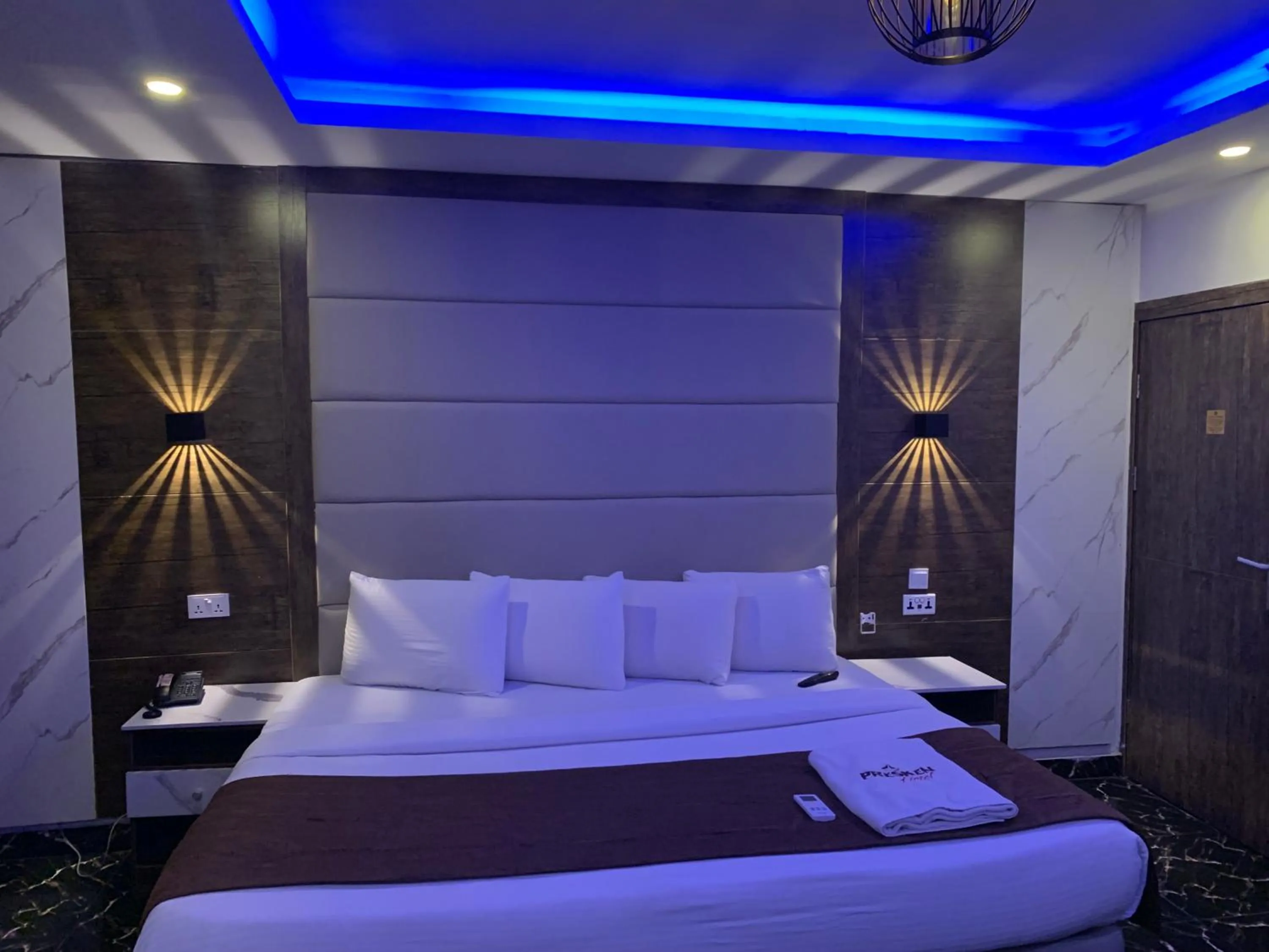 Bed in Presken Kuramo Waters, Victoria Island