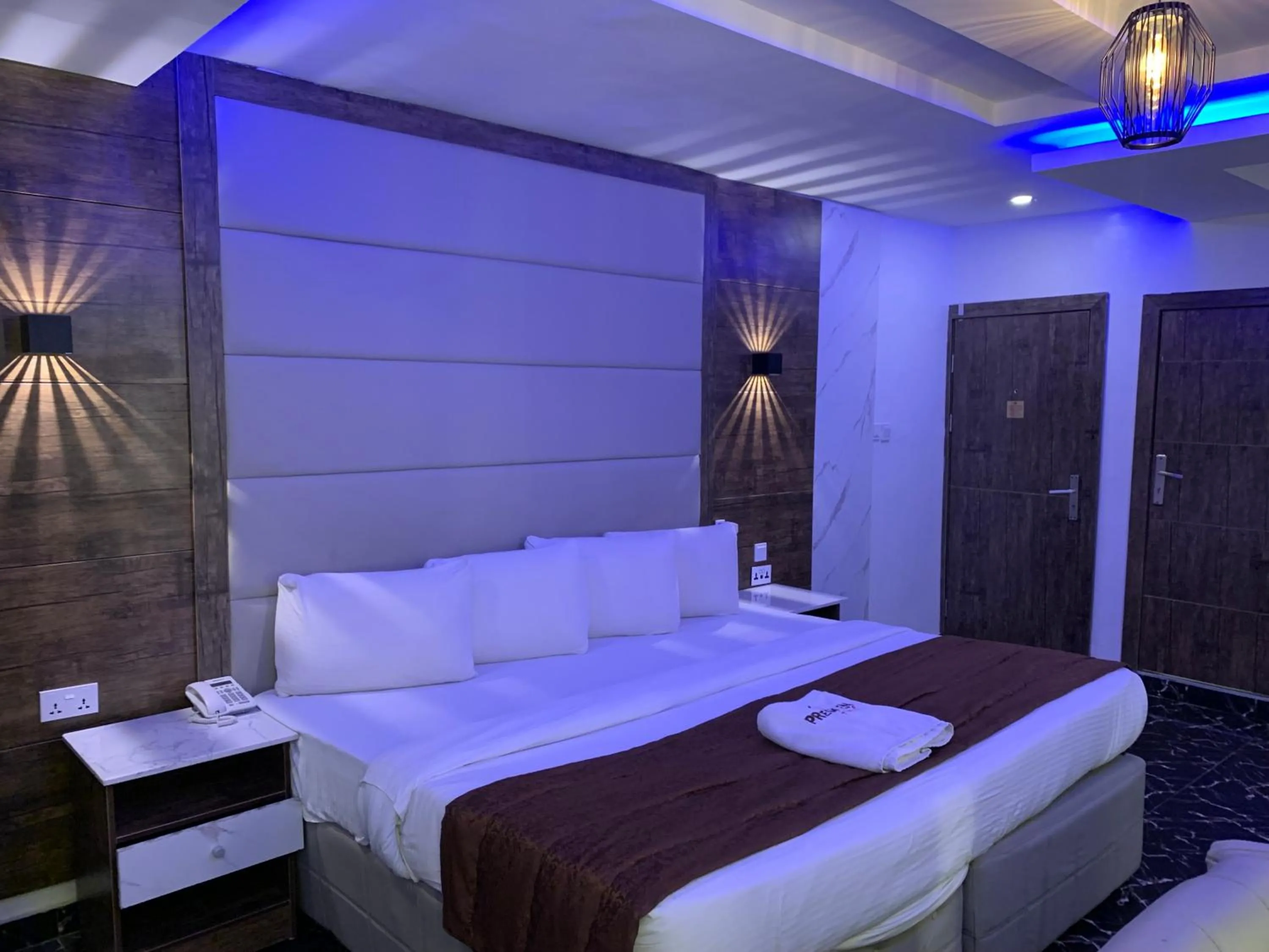 Bed in Presken Kuramo Waters, Victoria Island