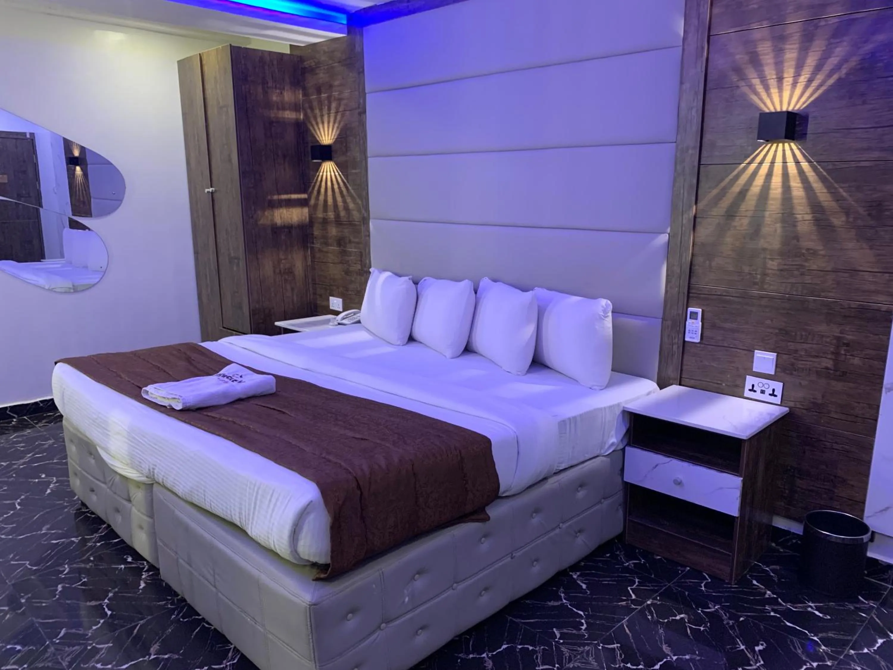 Bed in Presken Kuramo Waters, Victoria Island