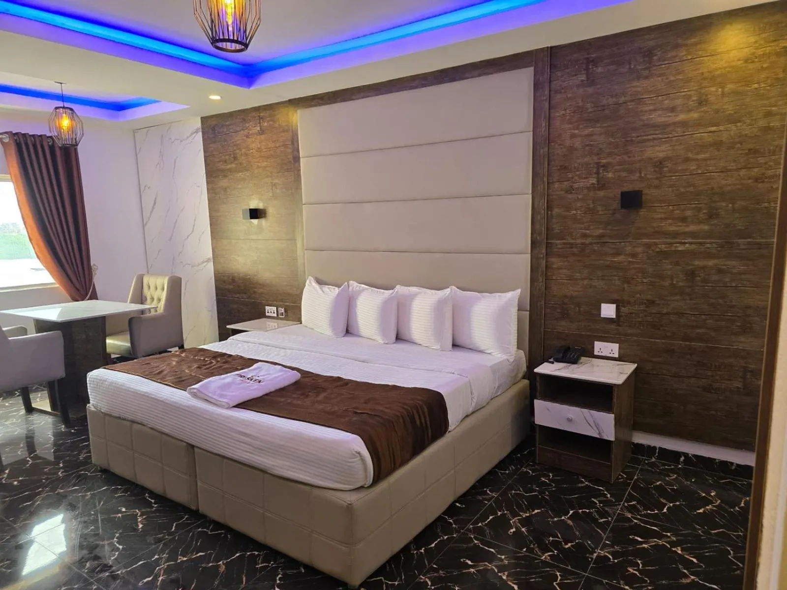Bed in Presken Kuramo Waters, Victoria Island