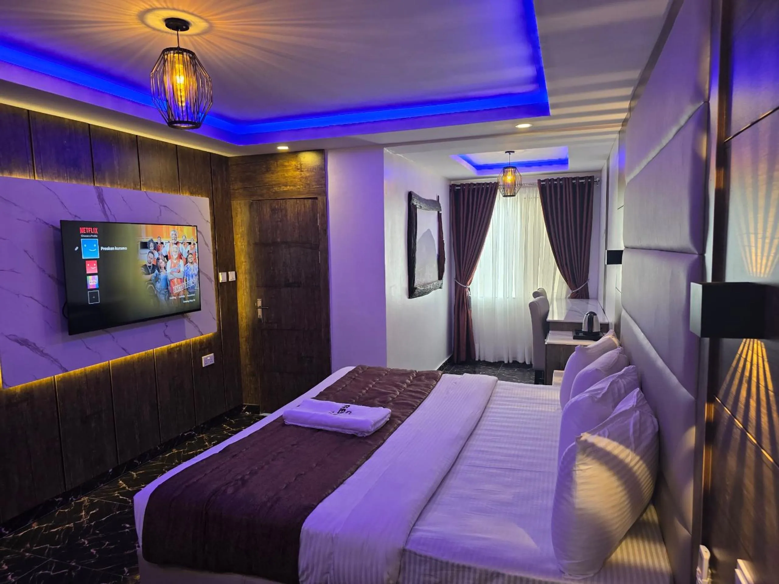 Bed in Presken Kuramo Waters, Victoria Island