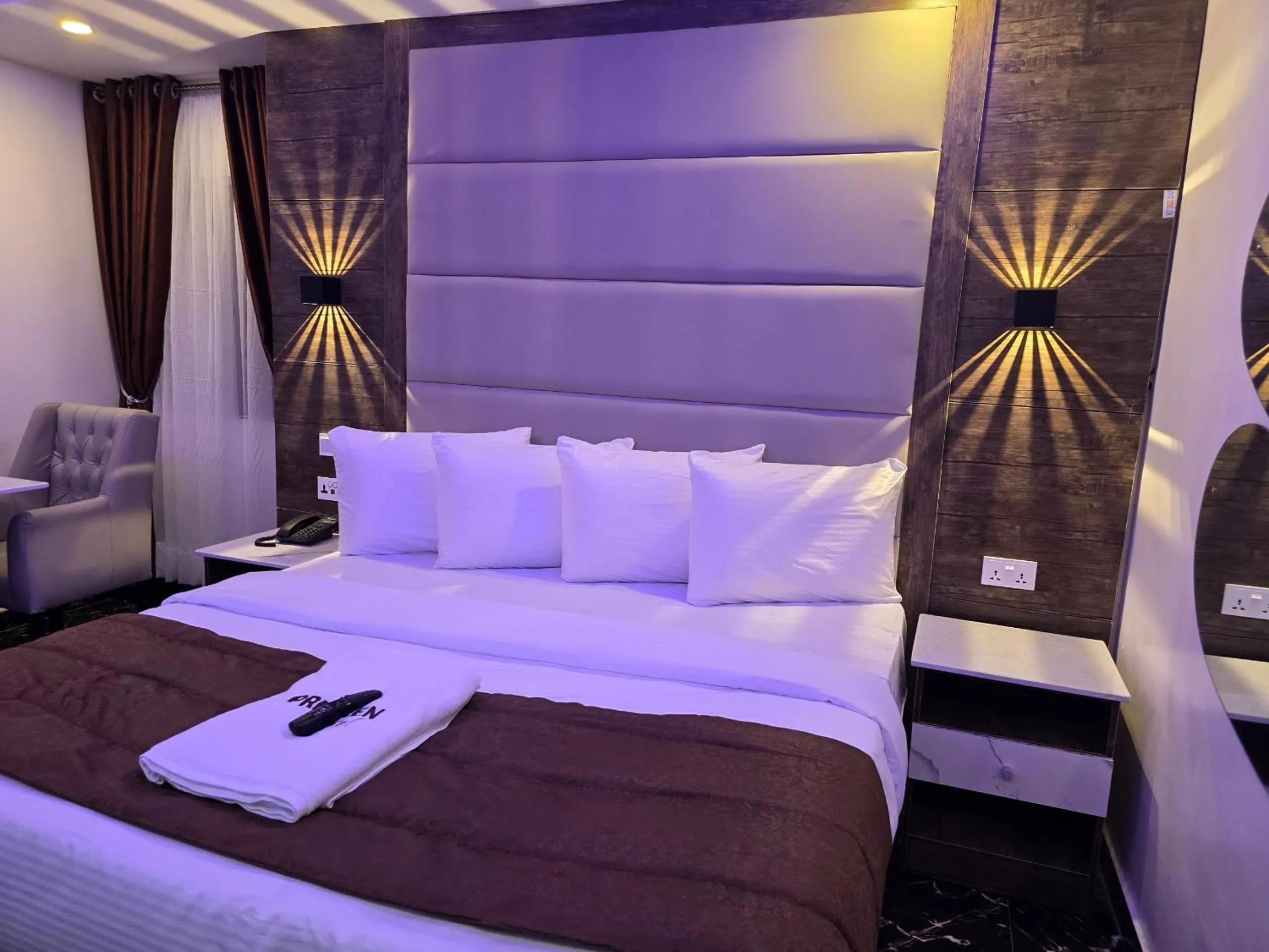 Bed in Presken Kuramo Waters, Victoria Island