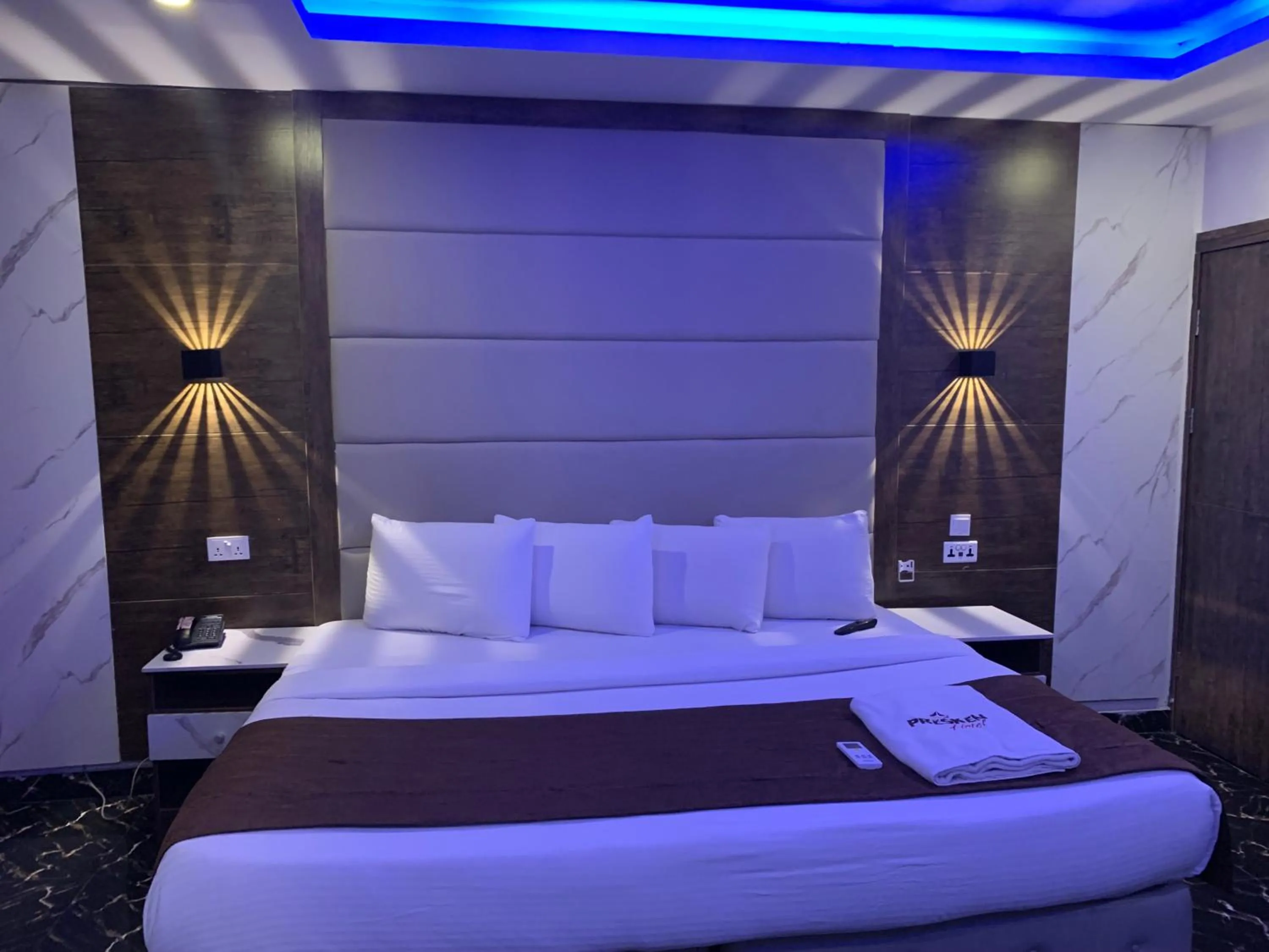 Bed in Presken Kuramo Waters, Victoria Island