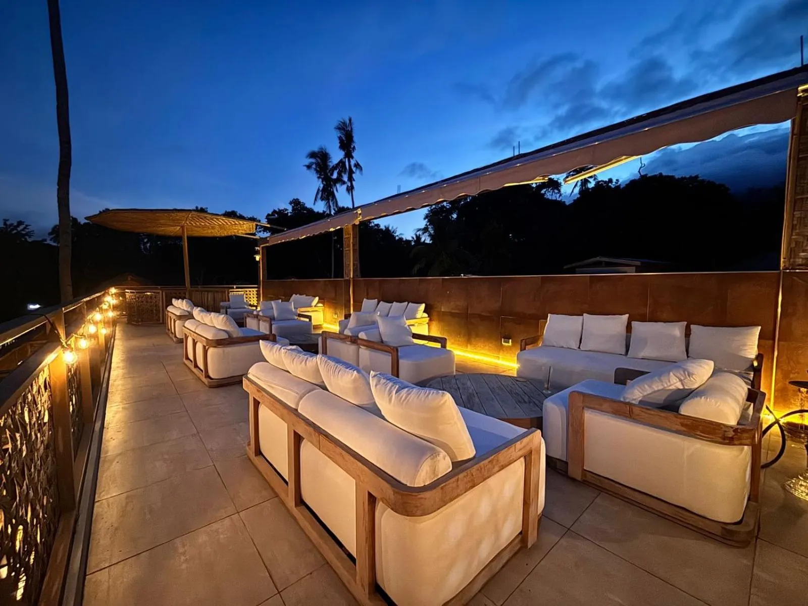 Lounge or bar in Nadhibar Resort