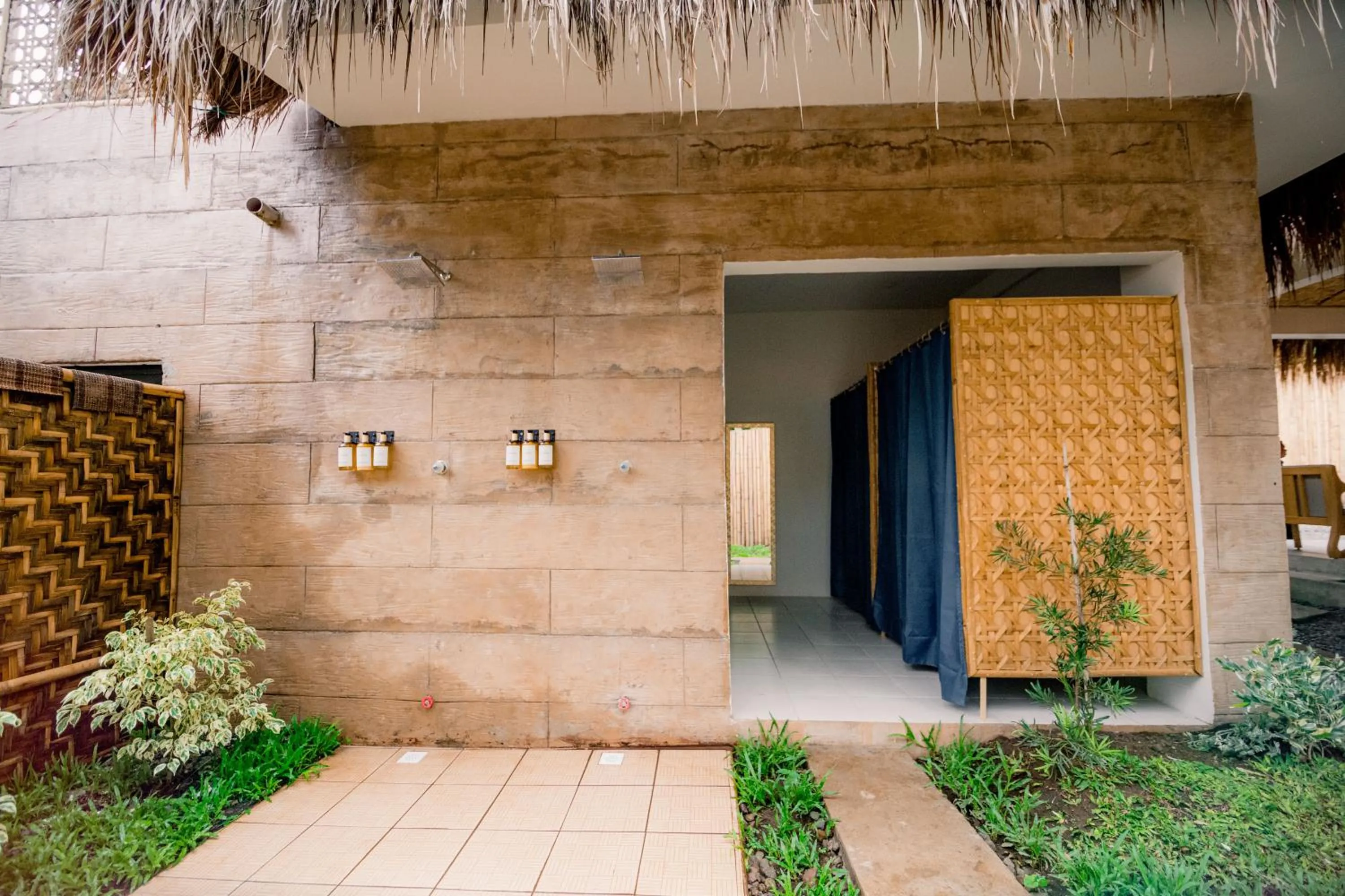 Shower in Nadhibar Resort