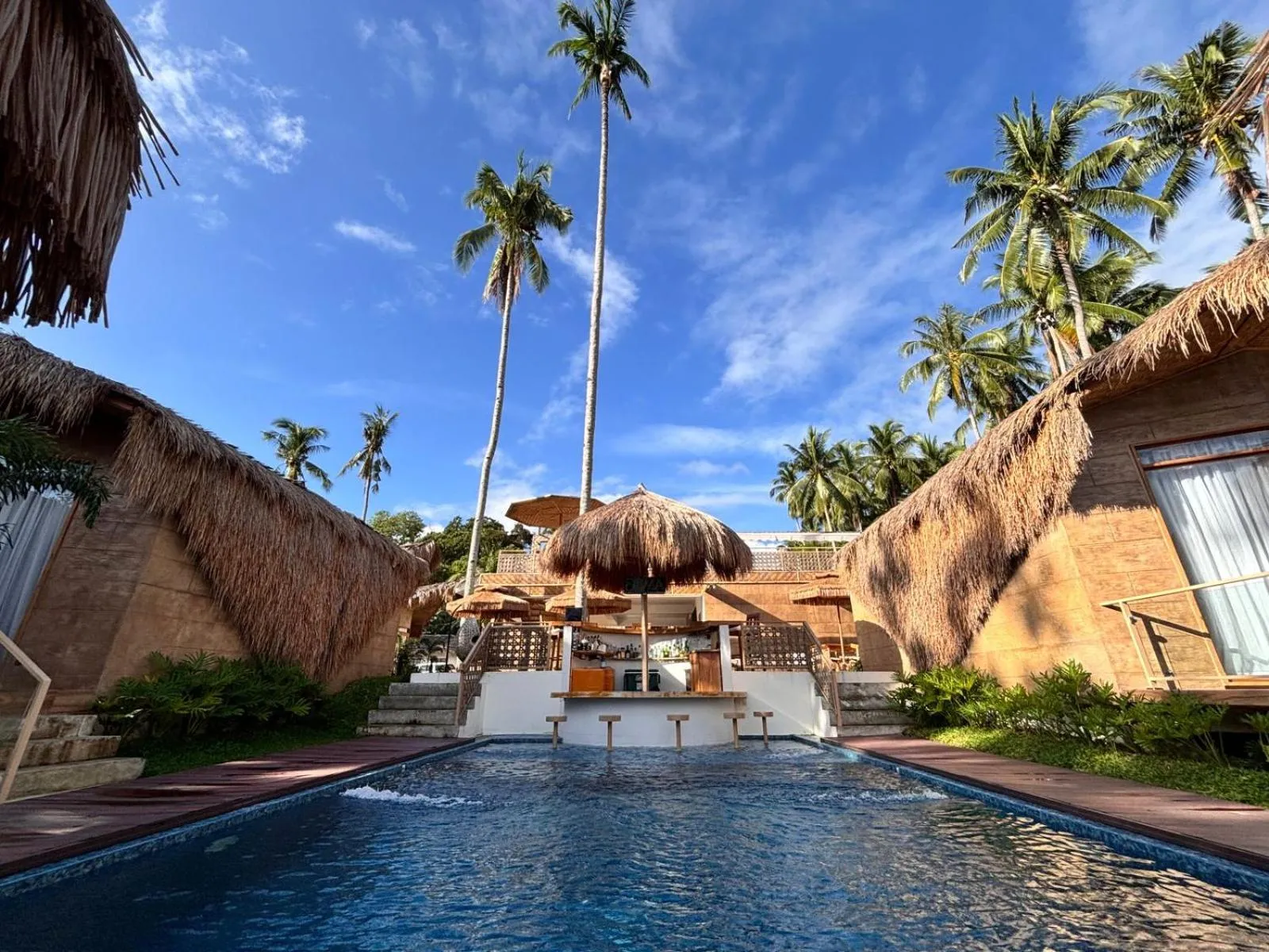 Swimming pool in Nadhibar Resort