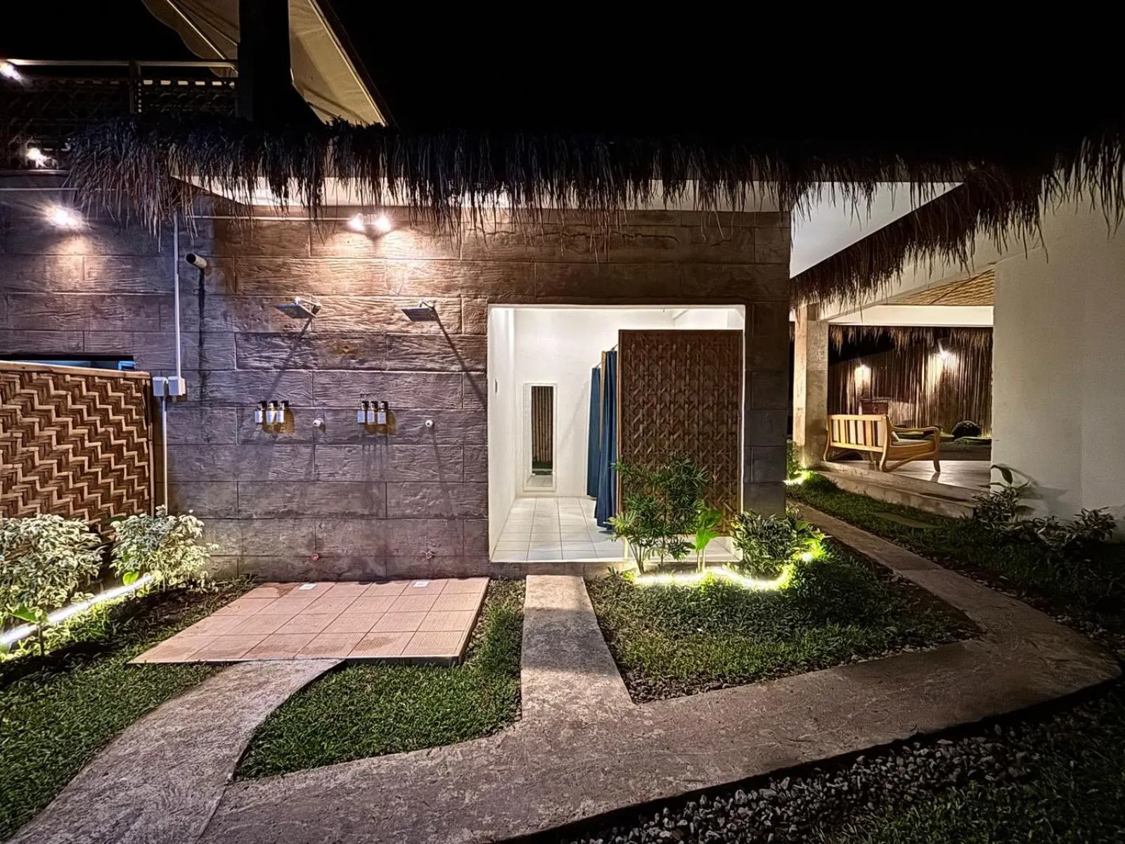 Shower in Nadhibar Resort