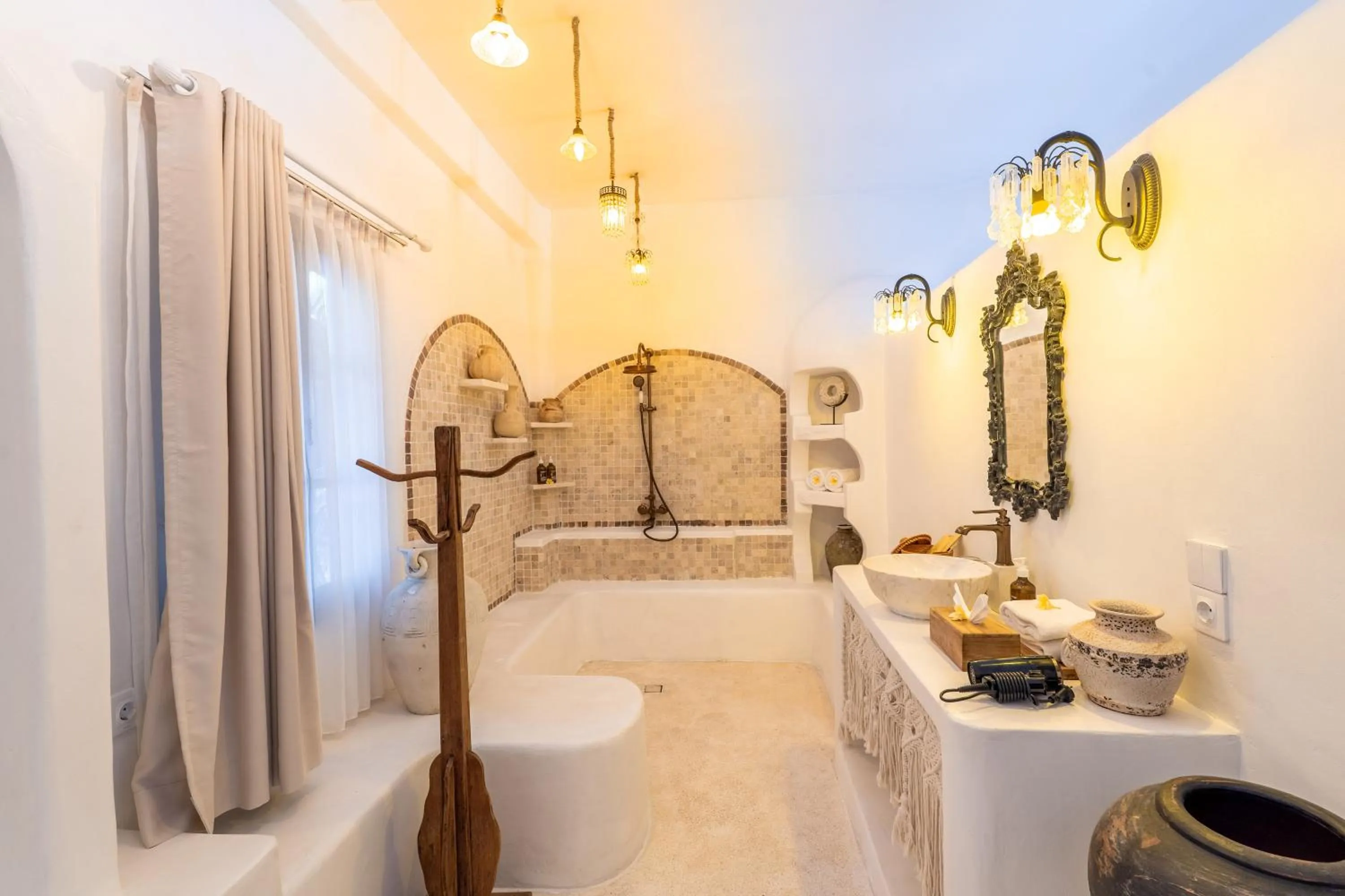 Shower in La Santa Rosa