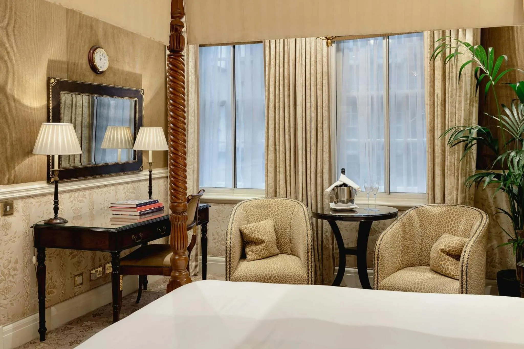 Bedroom, Bed in Rubens At The Palace