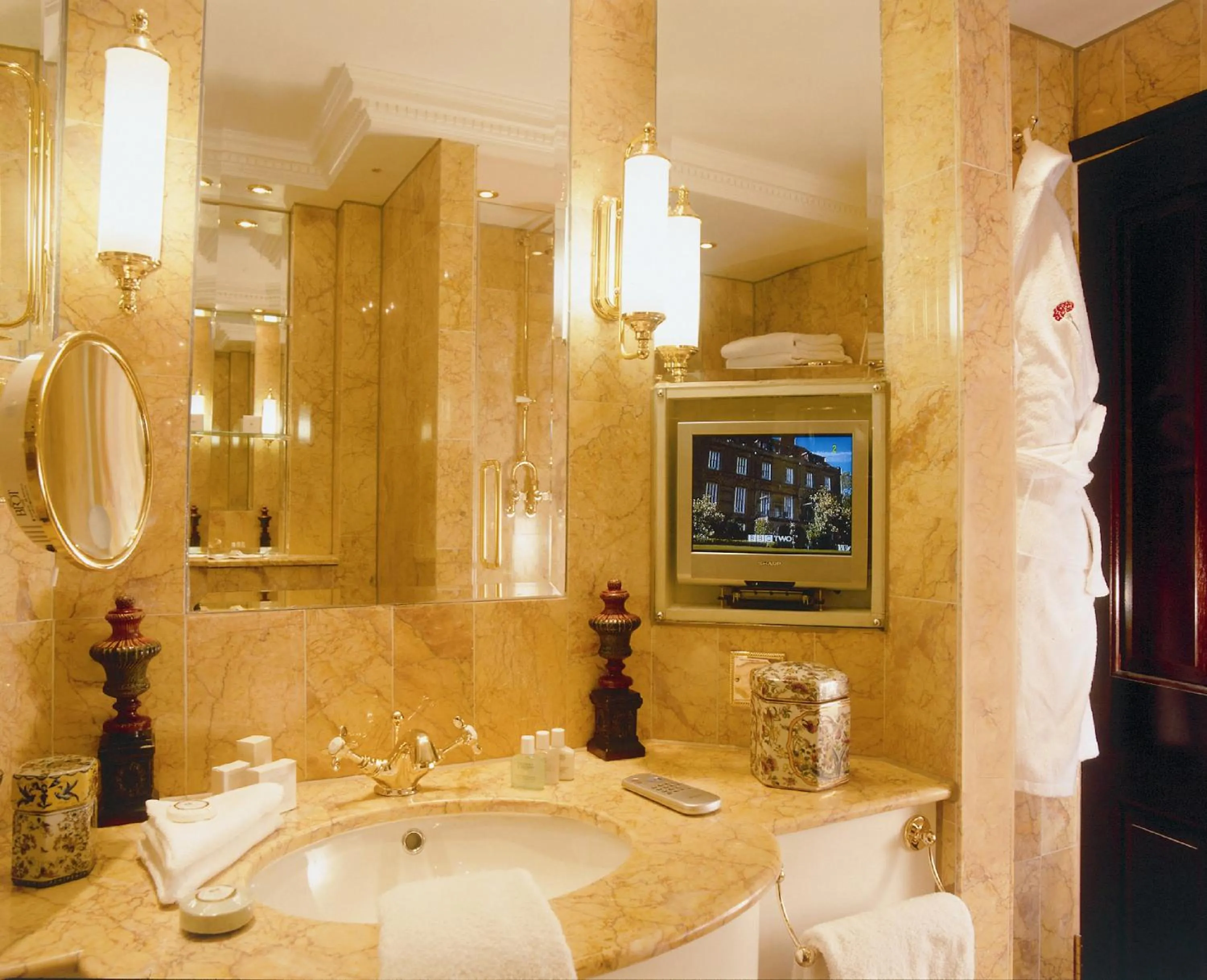 Bathroom in Rubens At The Palace