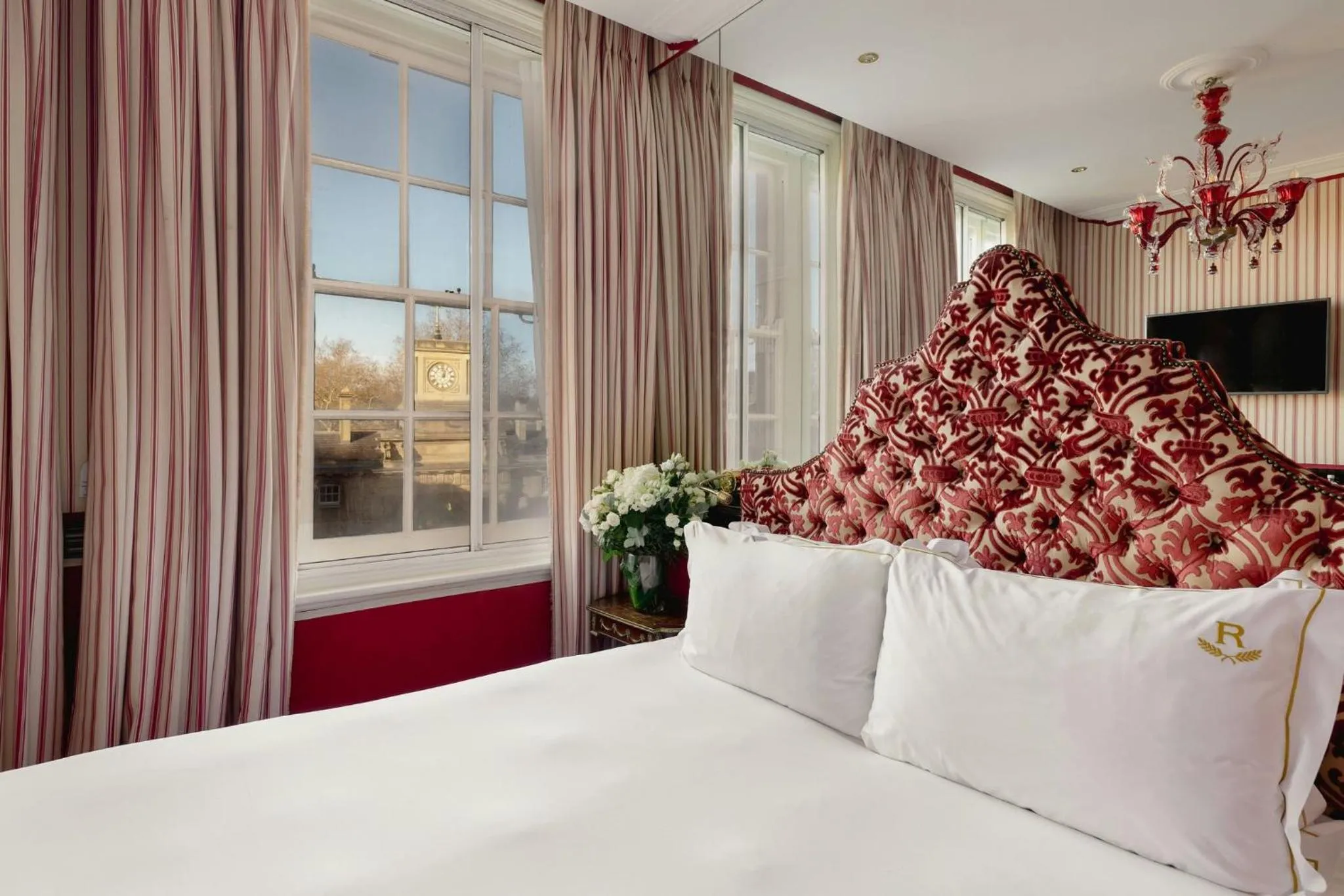 Bedroom, Bed in Rubens At The Palace