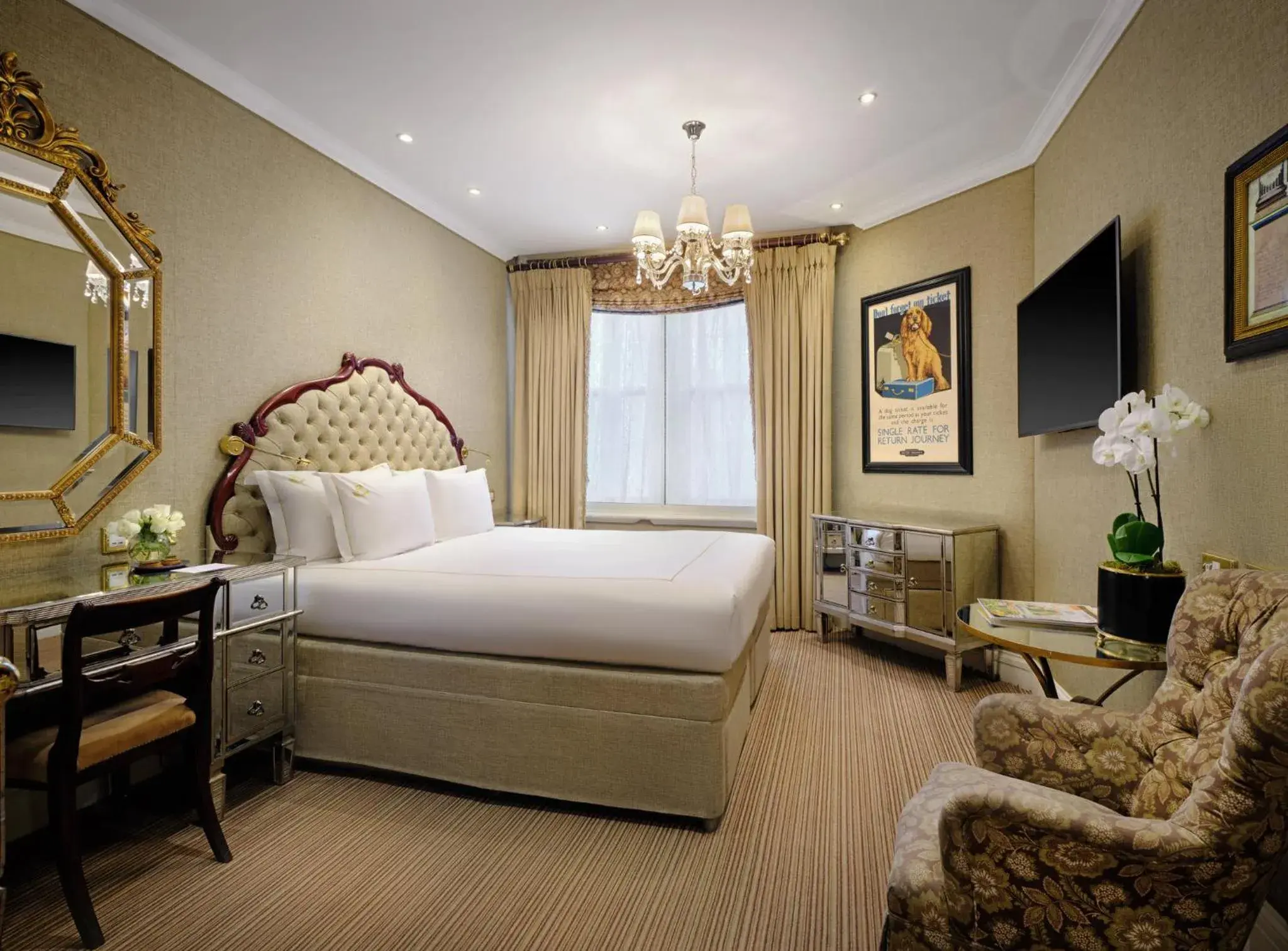 Photo of the whole room, Bed in Rubens At The Palace Photo of the whole room, Bed in Rubens At The Palace