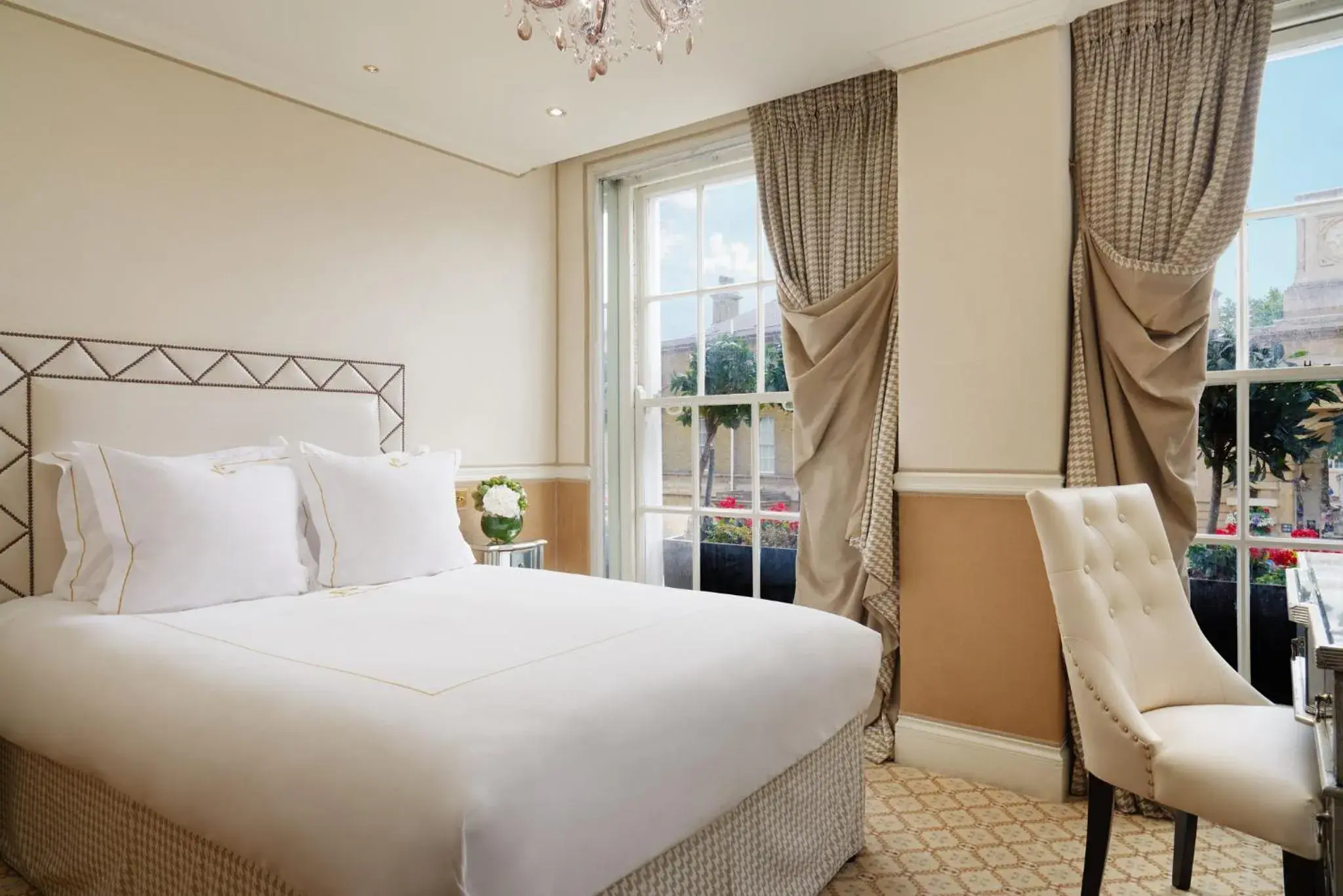 View (from property/room), Bed in Rubens At The Palace View (from property/room), Bed in Rubens At The Palace