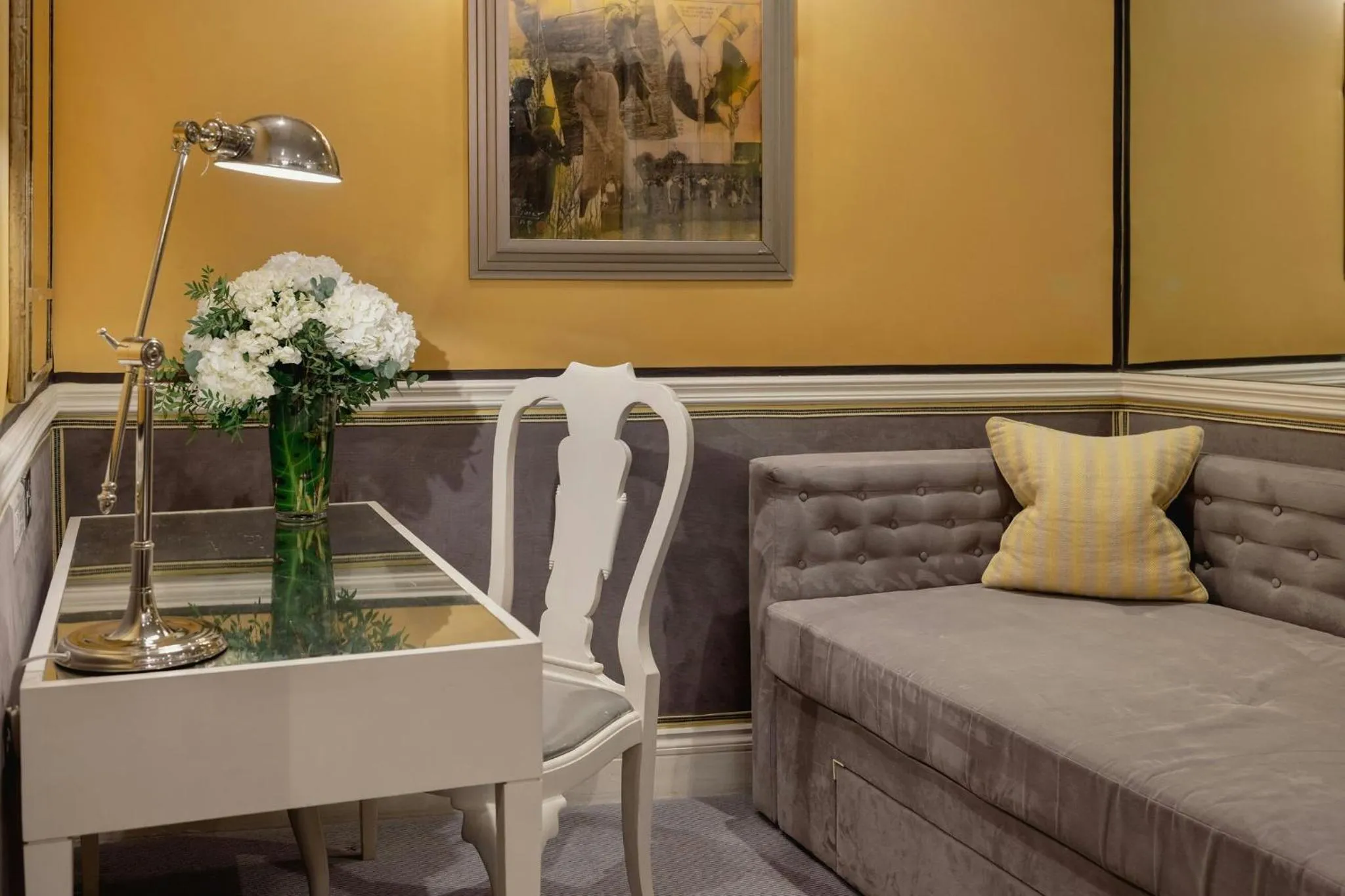 Living room in Rubens At The Palace