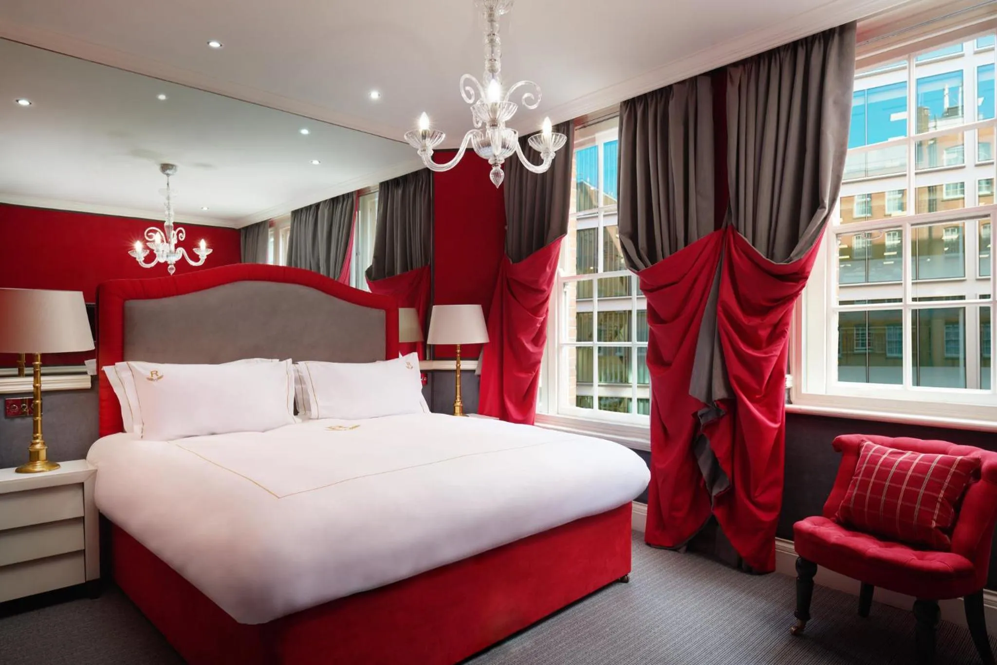 Bedroom, Bed in Rubens At The Palace