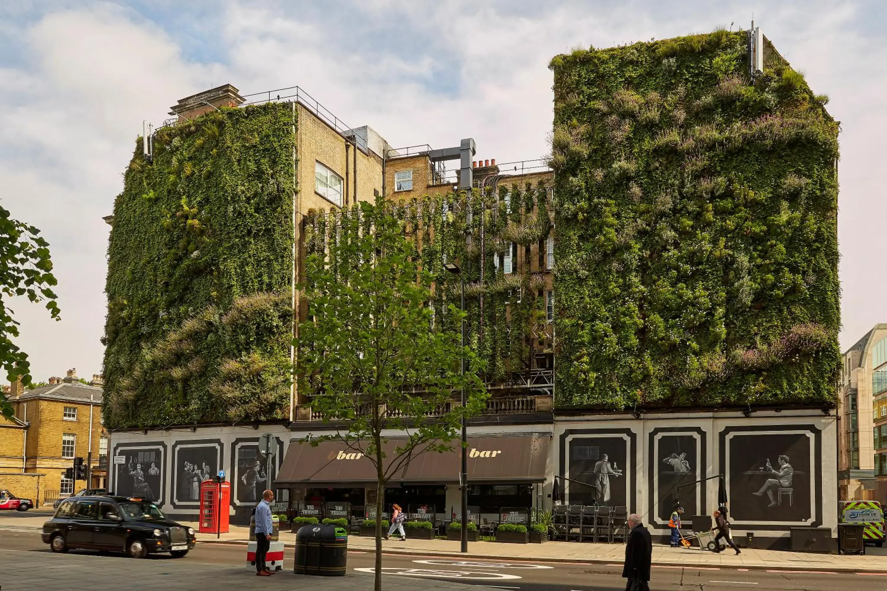 Property building in Rubens At The Palace Property building in Rubens At The Palace