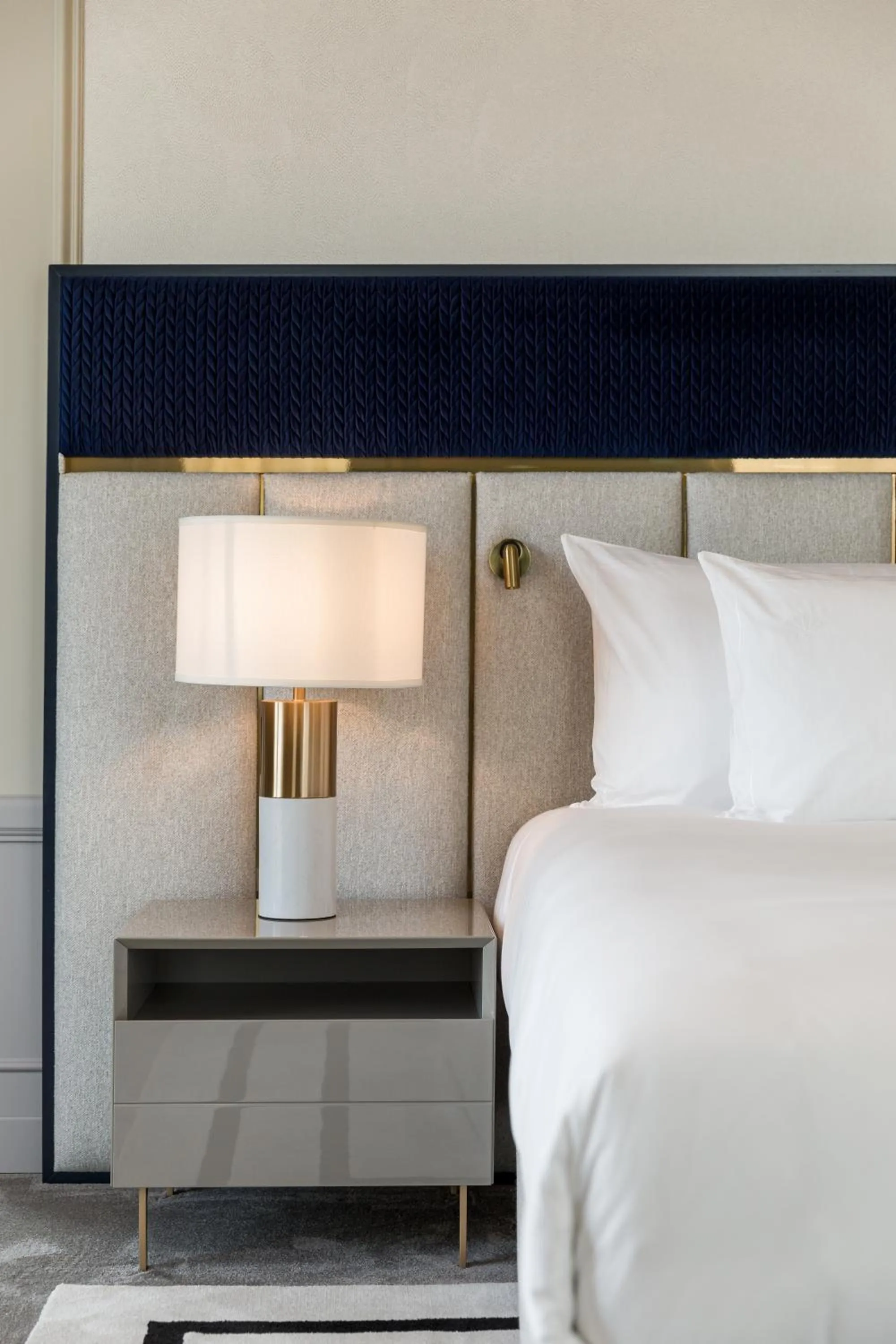 Bed in Maison Albar - Amoure - The Leading Hotels of the World