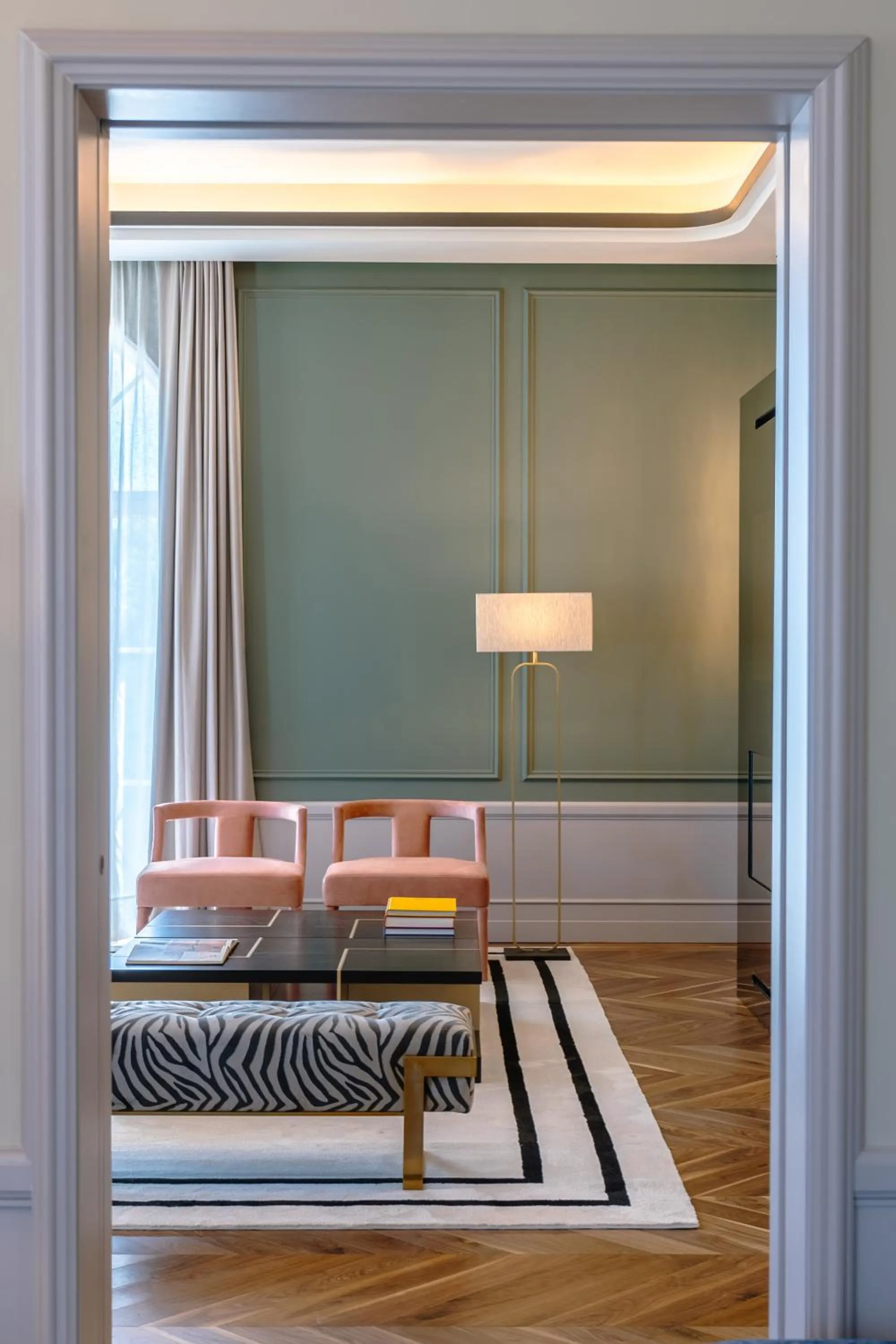 Living room, Bed in Maison Albar - Amoure - The Leading Hotels of the World