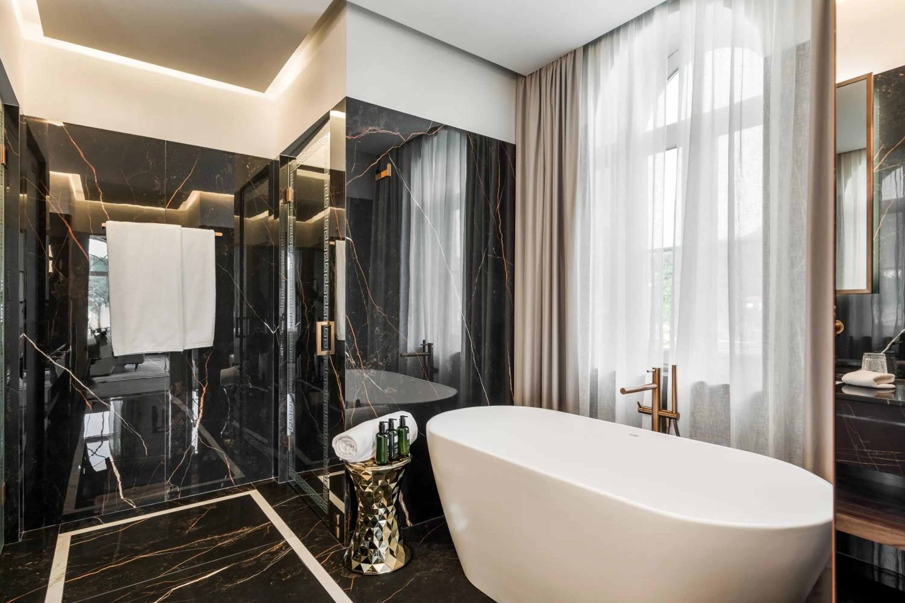 Bath in Maison Albar - Amoure - The Leading Hotels of the World