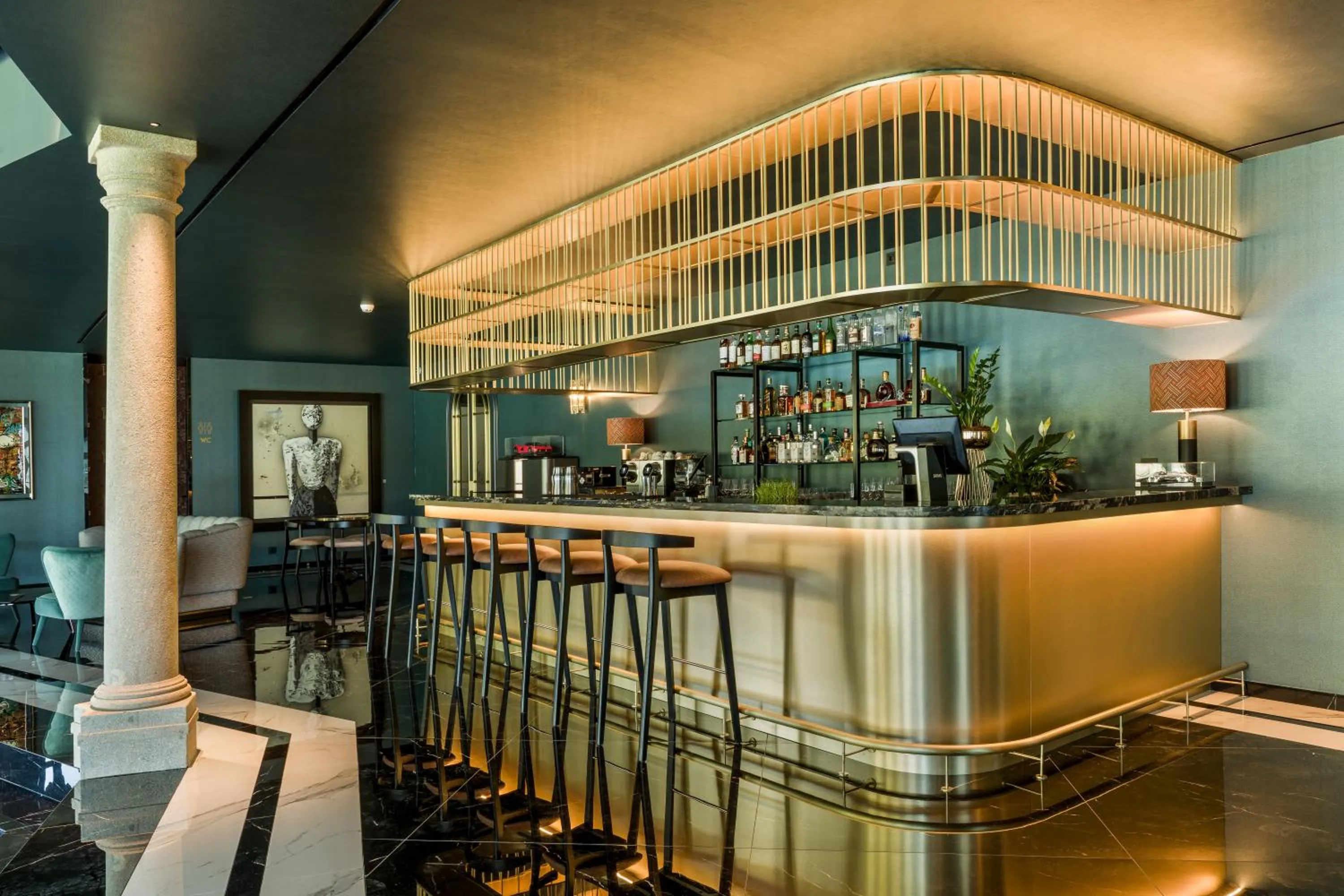 Lounge or bar in Maison Albar - Amoure - The Leading Hotels of the World