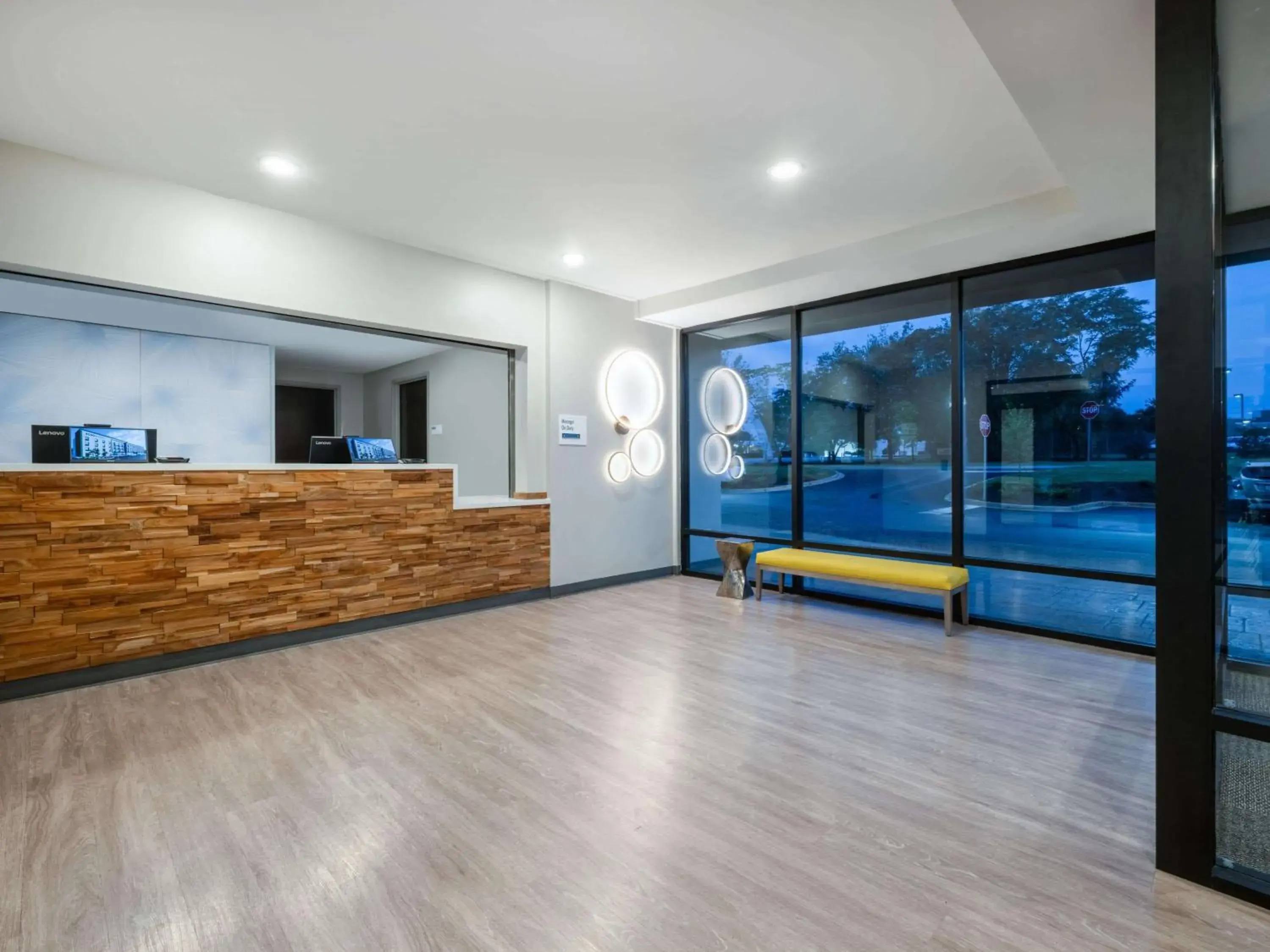 Lobby or reception in ECHO Suites Extended Stay by Wyndham Spartanburg Lobby or reception in ECHO Suites Extended Stay by Wyndham Spartanburg