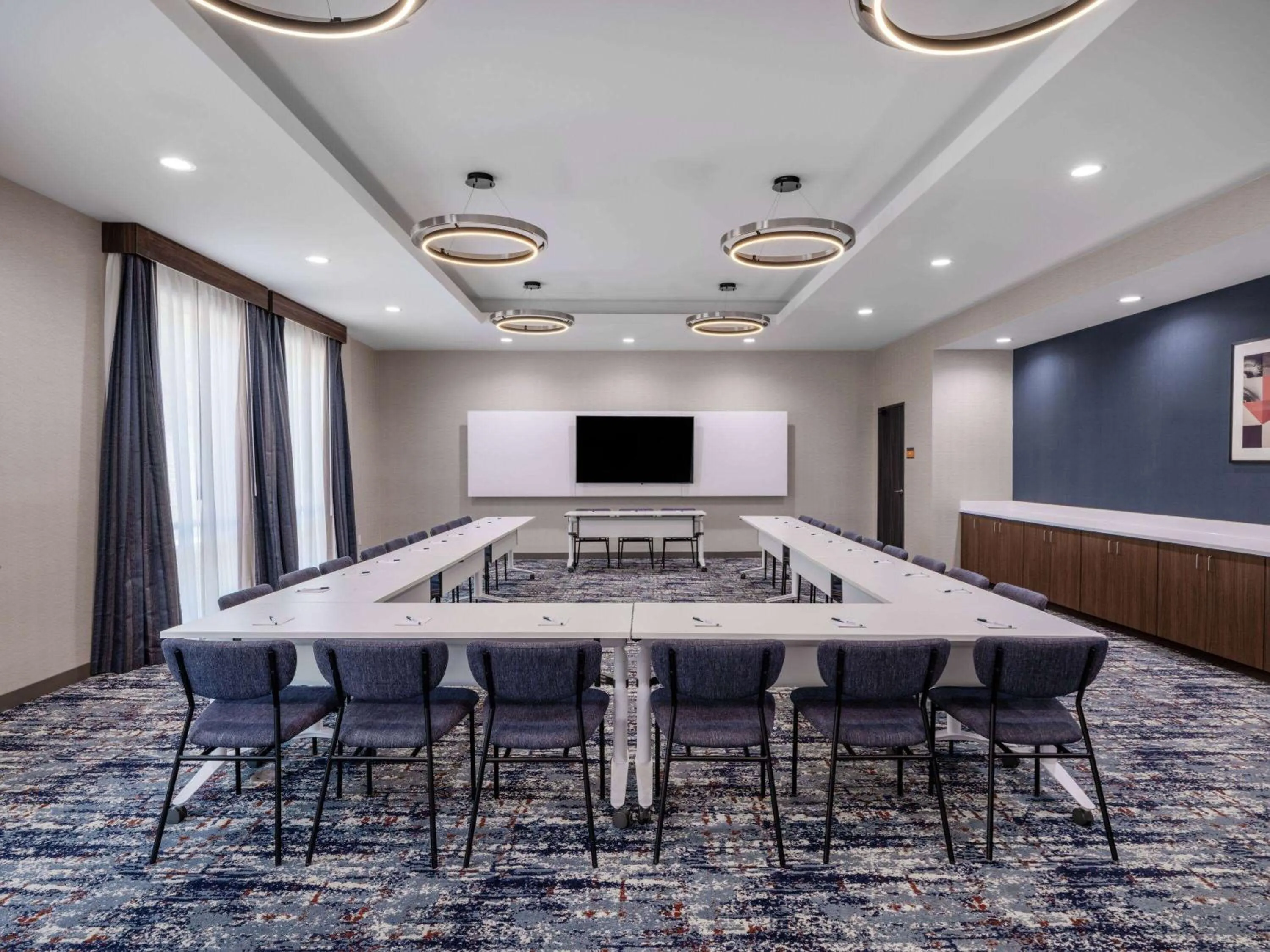 Meeting/conference room in La Quinta by Wyndham Chelsea Birmingham
