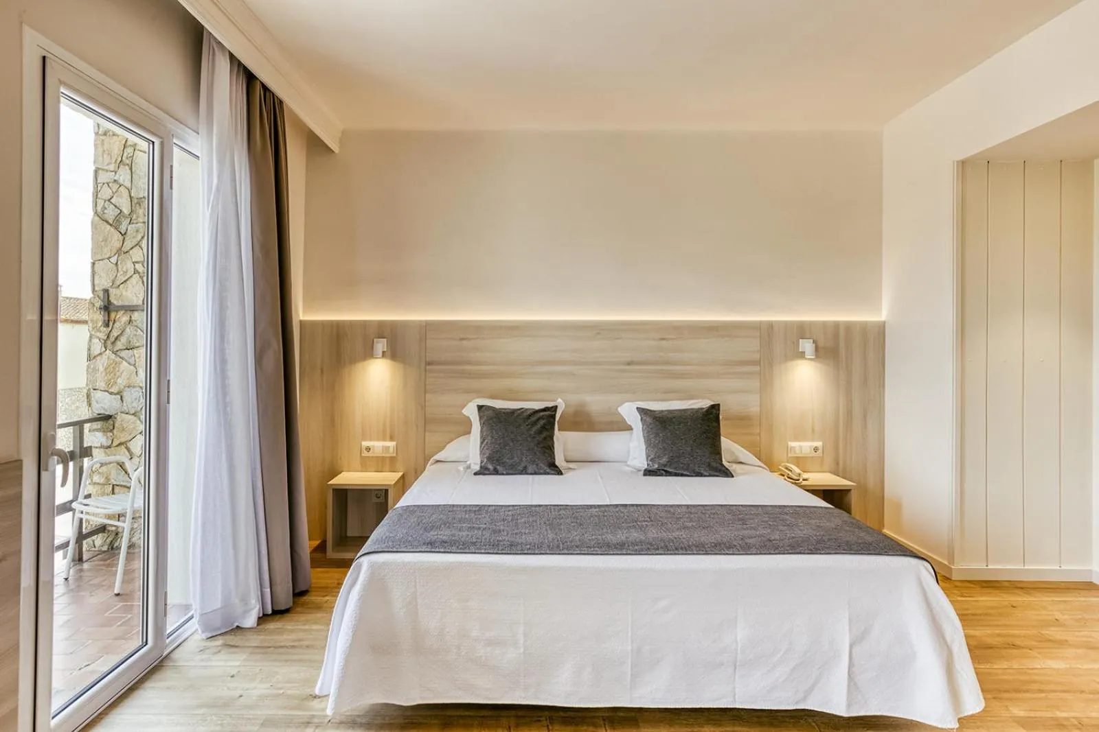 Bed in Hotel Emporium - Adults Only