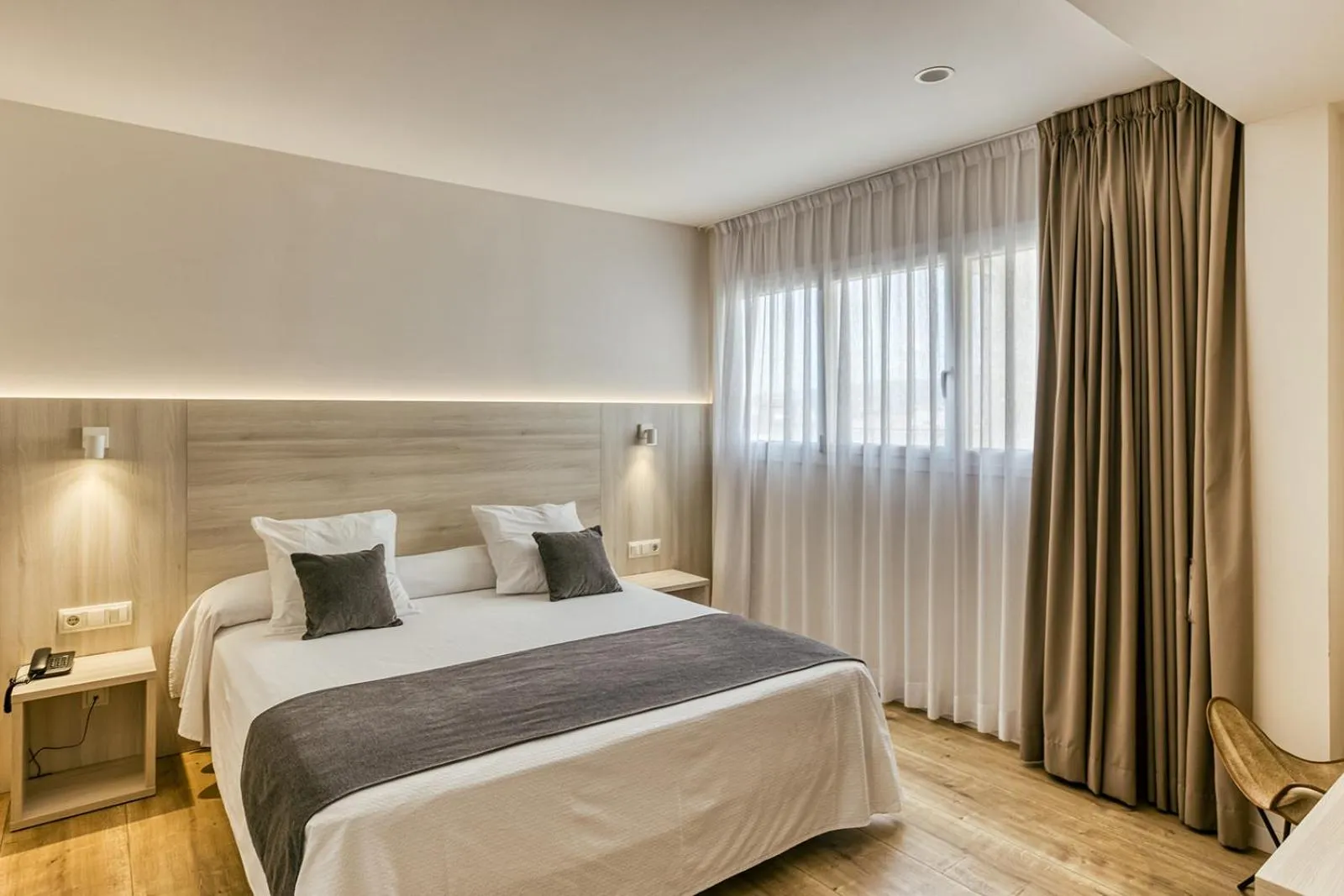 Bed in Hotel Emporium - Adults Only