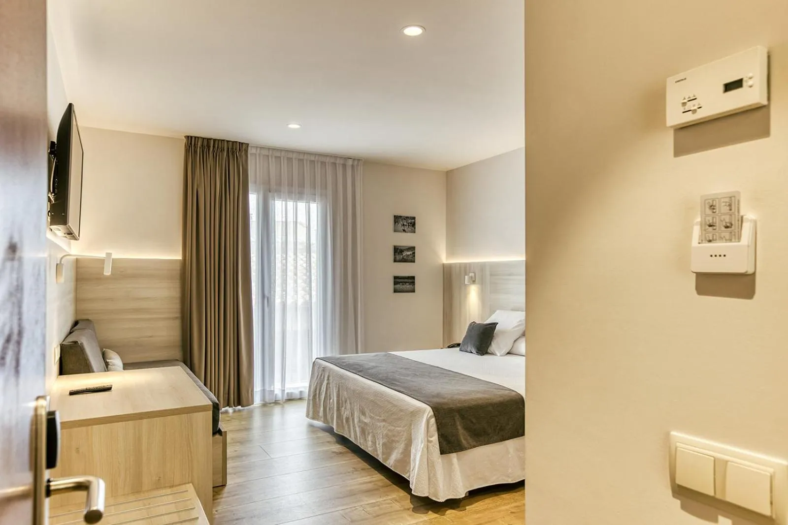 Bed in Hotel Emporium - Adults Only