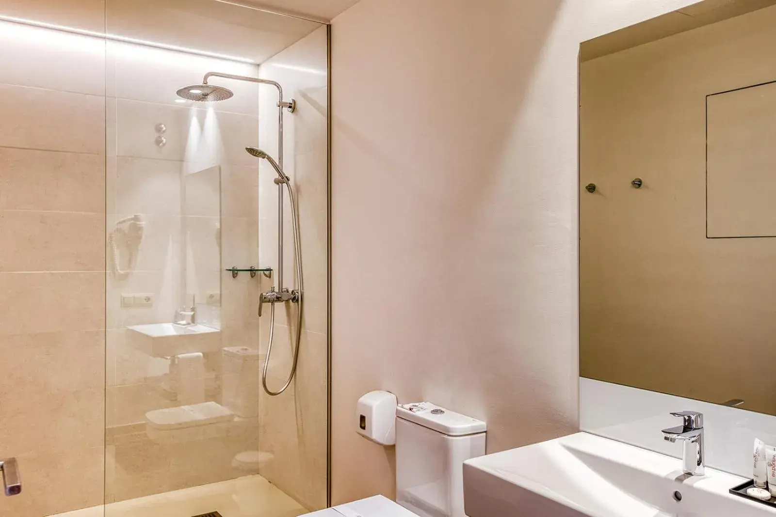 Superior King Room in Hotel Emporium - Adults Only Superior King Room in Hotel Emporium - Adults Only