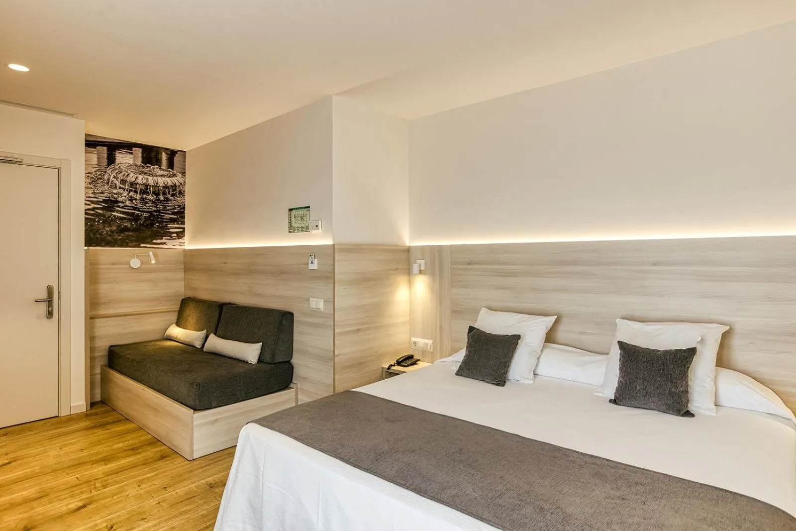 Bed in Hotel Emporium - Adults Only