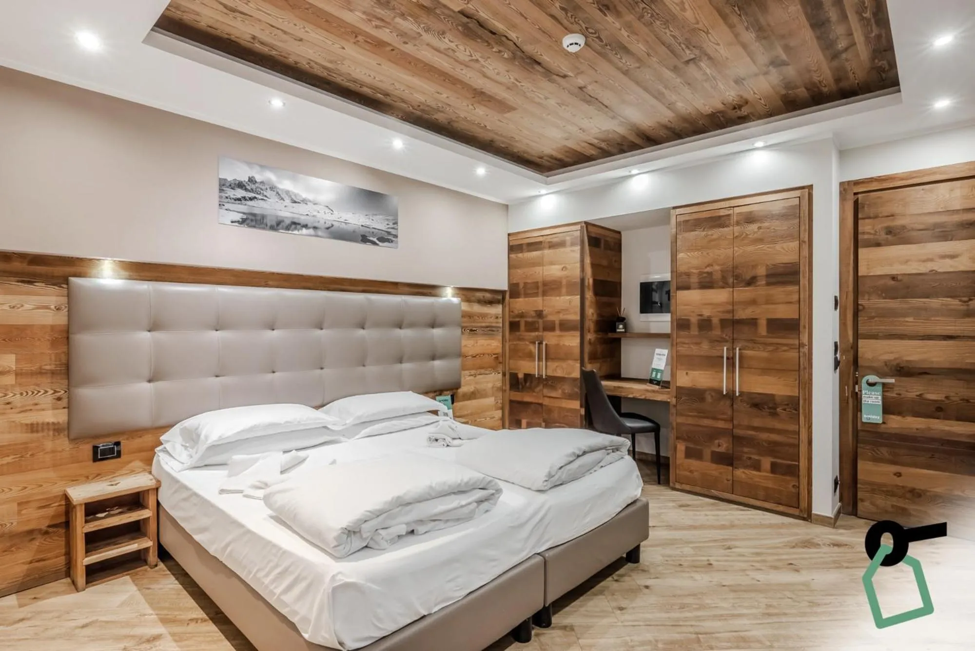 Photo of the whole room, Bed in Hotiday Room Collection - Sauze Assietta