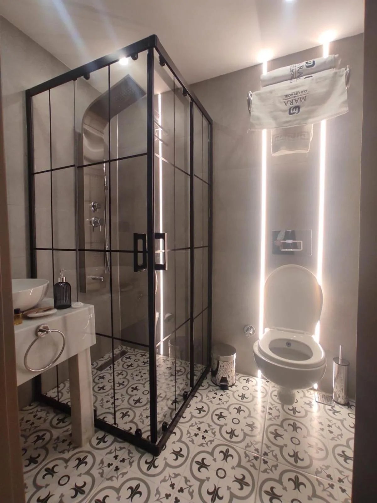 Shower in Mara Oldcity